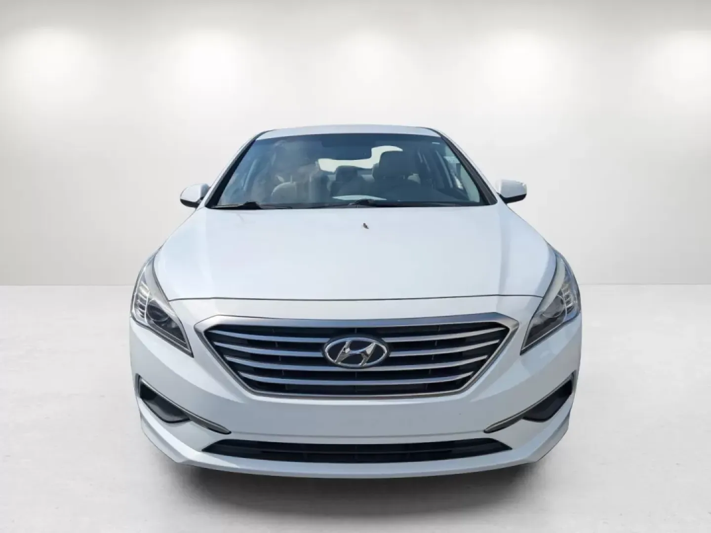 2017 /Gray Hyundai Sonata SE (5NPE24AF5HH) with an Other engine, located at 521 Old Farm Lane Rd, Prattville, AL, 36066, (334) 325-1505, 32.482460, -86.416367 - **Discover Your Next Adventure in the 2017 Hyundai Sonata SE!**<br /> <br /> Are you ready to elevate your driving experience? Whether you're commuting to work, running errands, or planning an exciting weekend getaway, the 2017 Hyundai Sonata SE is your ultimate companion. With its sleek Quartz Whit - Photo#2