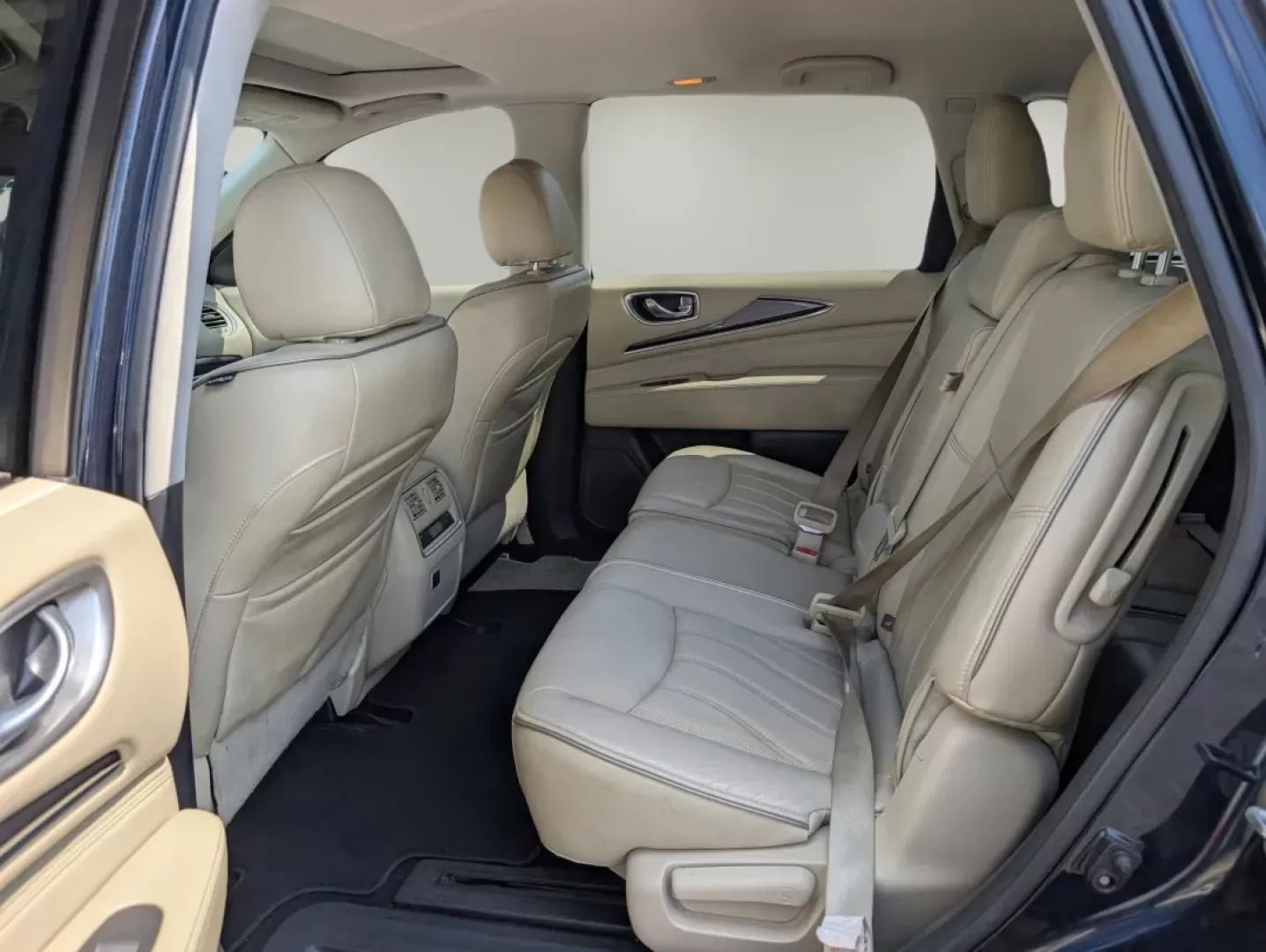 2017 /Wheat Infiniti QX60 (5N1DL0MN8HC) with an Other engine, located at 3959 U.S. 80 W, Phenix City, AL, 36870, (334) 297-4885, 32.469296, -85.135185 - ### Discover Adventure with the 2017 Infiniti QX60 Perfect for Family Journeys!<br /> <br /> Are you seeking a vehicle that effortlessly combines luxury with family-friendly features? Look no further! The 2017 Infiniti QX60 is designed for growing families and those who cherish the open road. This - Photo#10