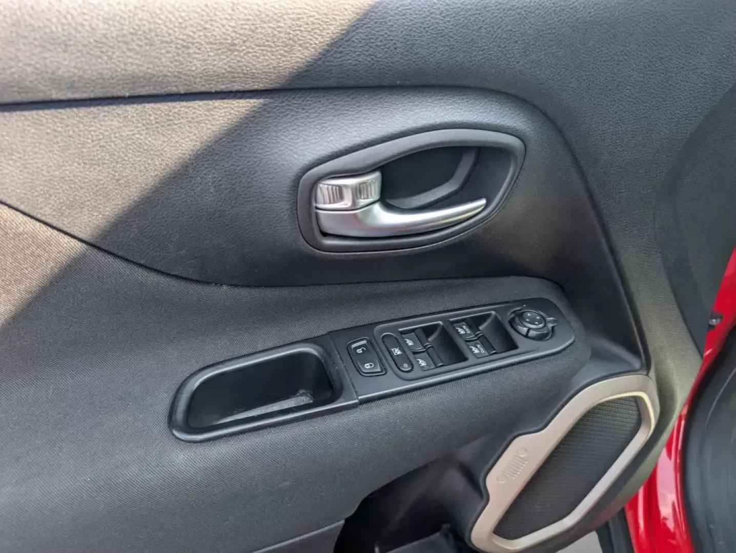 2017 /Black Jeep Renegade Latitude (ZACCJBBB9HP) with an Other engine, located at 804 22nd Ave, Phenix City, AL, 36870, (334) 297-1860, 32.484749, -85.024475 - Discover your next adventure with this stunning **2017 Jeep Renegade Latitude**, available now at **Gils Auto** in **Phenix City, AL**. This versatile **sport utility vehicle**, finished in an eye-catching **Colorado Red**, is perfect for growing families or anyone seeking a reliable vehicle for wee - Photo#8