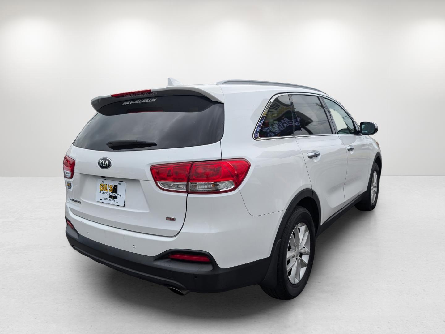 2017 /Satin Black Kia Sorento LX (5XYPG4A39HG) with an Regular Unleaded I-4 2.4 L/144 engine, 6-Speed Automatic w/OD transmission, located at 3959 U.S. 80 W, Phenix City, AL, 36870, (334) 297-4885, 32.469296, -85.135185 - 2017 Kia Sorento LX - Photo#5