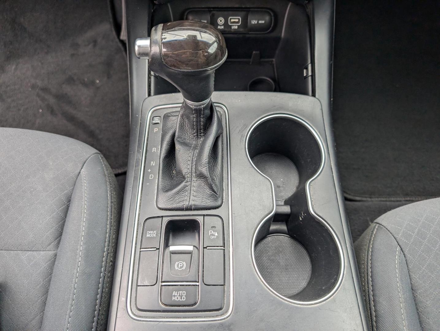 2017 /Satin Black Kia Sorento LX (5XYPG4A39HG) with an Regular Unleaded I-4 2.4 L/144 engine, 6-Speed Automatic w/OD transmission, located at 3959 U.S. 80 W, Phenix City, AL, 36870, (334) 297-4885, 32.469296, -85.135185 - 2017 Kia Sorento LX - Photo#14