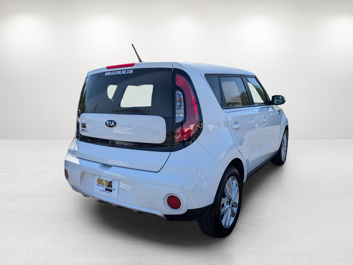 2017 /Black Kia Soul + (KNDJP3A50H7) with an Regular Unleaded I-4 2.0 L/122 engine, 6-Speed Automatic w/OD transmission, located at 521 Old Farm Lane Rd, Prattville, AL, 36066, (334) 325-1505, 32.482460, -86.416367 - 2017 Kia Soul + - Photo#4