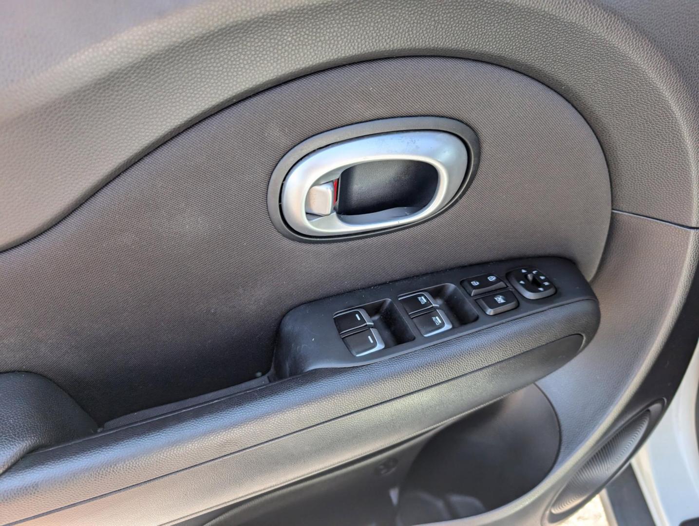 2017 /Black Kia Soul + (KNDJP3A50H7) with an Regular Unleaded I-4 2.0 L/122 engine, 6-Speed Automatic w/OD transmission, located at 521 Old Farm Lane Rd, Prattville, AL, 36066, (334) 325-1505, 32.482460, -86.416367 - 2017 Kia Soul + - Photo#8