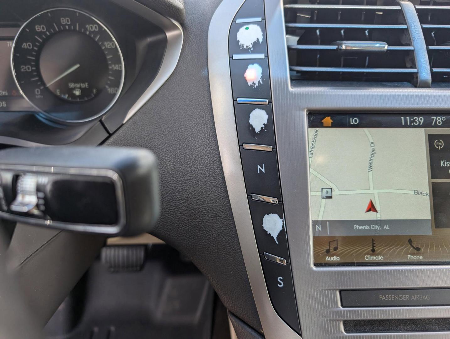 2017 Lincoln MKZ Reserve (3LN6L5E99HR) with an Intercooled Turbo Premium Unleaded I-4 2.0 L/122 engine, 6-Speed Automatic w/OD transmission, located at 3959 U.S. 80 W, Phenix City, AL, 36870, (334) 297-4885, 32.469296, -85.135185 - 2017 Lincoln MKZ Reserve - Photo#14