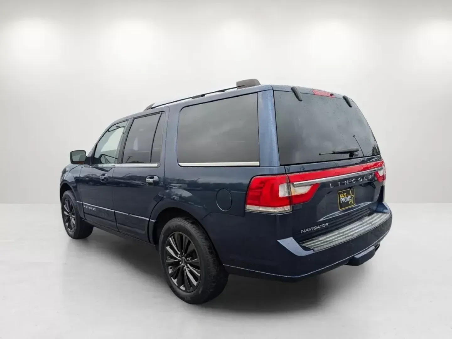 2017 Lincoln Navigator Select (5LMJJ2HT7HE) with an Twin Turbo Premium Unleaded V-6 3.5 L/213 engine, 6-Speed Automatic w/OD transmission, located at 1430 Gateway Drive, Opelika, AL, 36801, (334) 239-0944, 32.637871, -85.409790 - 2017 Lincoln Navigator Select - Photo#6