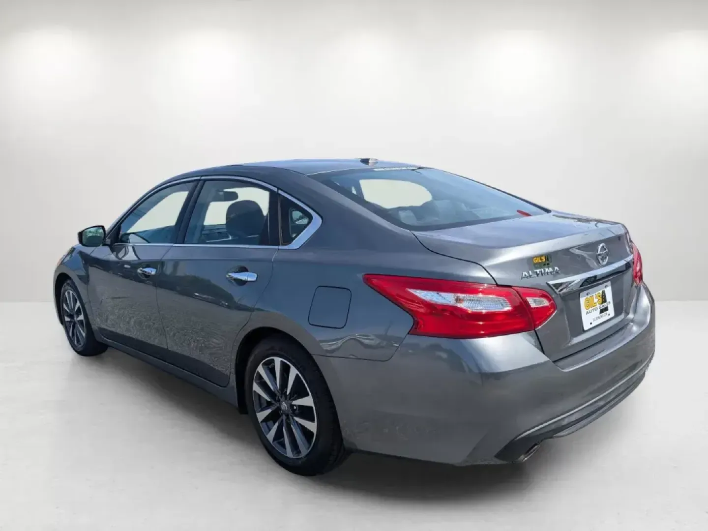 2017 /Charcoal Nissan Altima 2.5 SL (1N4AL3AP7HC) with an Regular Unleaded I-4 2.5 L/152 engine, 1-Speed CVT w/OD transmission, located at 5115 14th Ave., Columbus, GA, 31904, (706) 323-0345, 32.511494, -84.971046 - 2017 Nissan Altima 2.5 SL - Photo#2