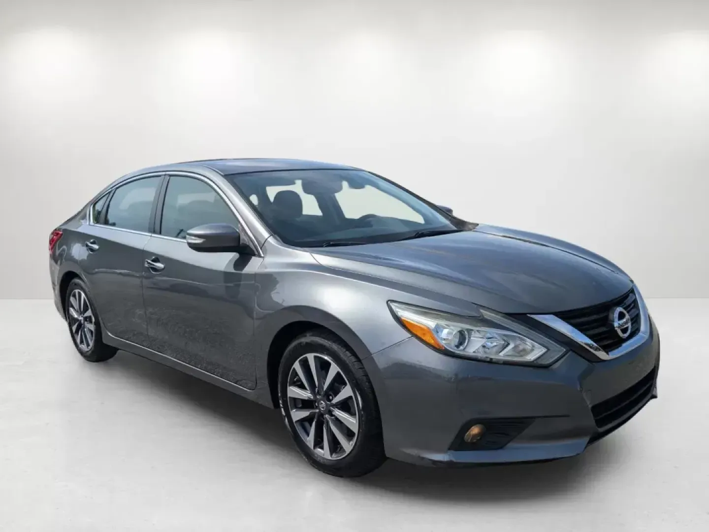 2017 /Charcoal Nissan Altima 2.5 SL (1N4AL3AP7HC) with an Regular Unleaded I-4 2.5 L/152 engine, 1-Speed CVT w/OD transmission, located at 5115 14th Ave., Columbus, GA, 31904, (706) 323-0345, 32.511494, -84.971046 - 2017 Nissan Altima 2.5 SL - Photo#6