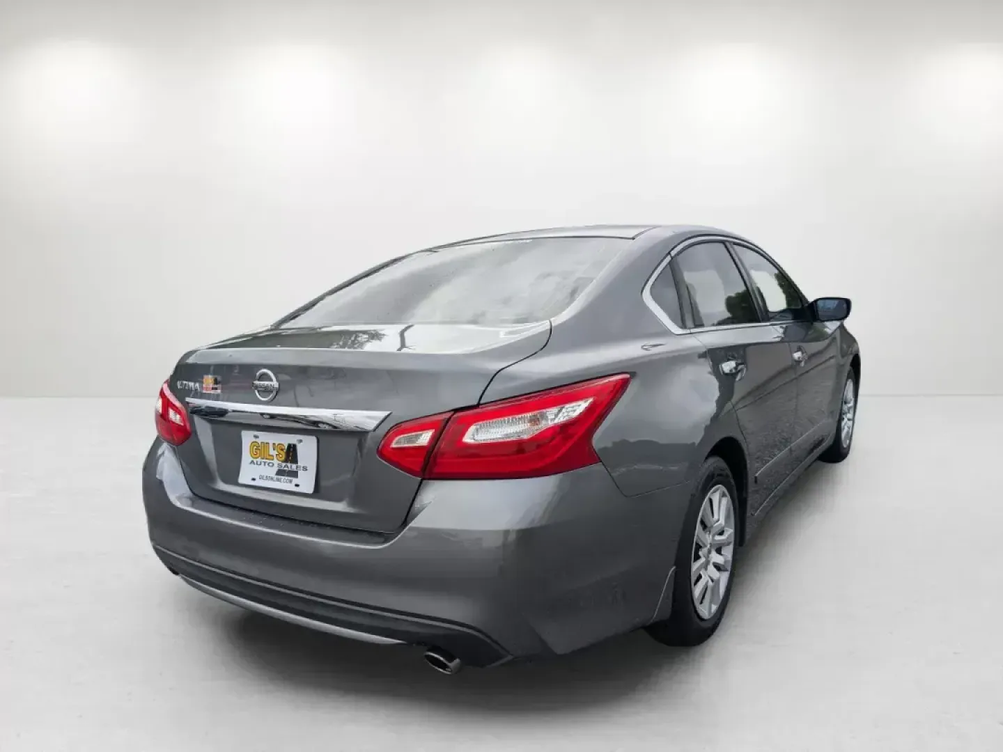 2017 /Charcoal Nissan Altima 2.5 S (1N4AL3AP0HN) with an Other engine, located at 804 22nd Ave, Phenix City, AL, 36870, (334) 297-1860, 32.484749, -85.024475 - **Find Your Perfect Commute Companion: 2017 Nissan Altima 2.5 S in Phenix City, AL**<br /> <br /> If you're looking for a reliable and stylish vehicle to enhance your daily commute or weekend getaways, look no further than this 2017 Nissan Altima 2.5 S. With its striking Gun Metallic exterior and co - Photo#4