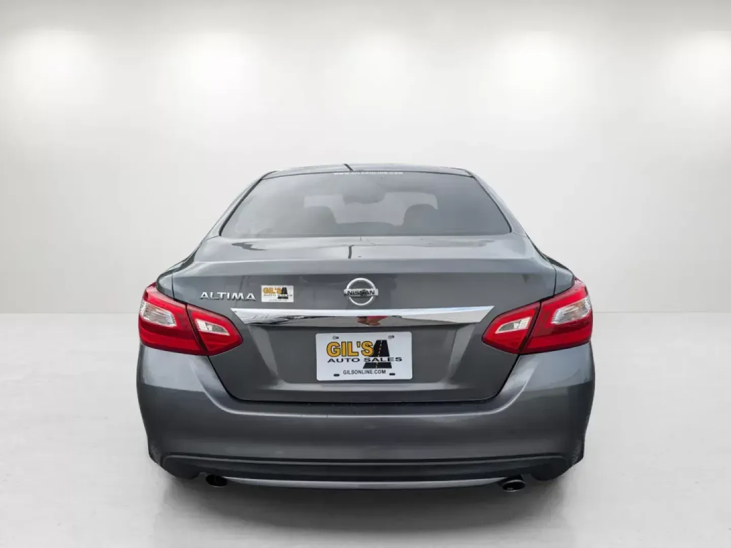 2017 /Charcoal Nissan Altima 2.5 S (1N4AL3AP0HN) with an Other engine, located at 804 22nd Ave, Phenix City, AL, 36870, (334) 297-1860, 32.484749, -85.024475 - **Find Your Perfect Commute Companion: 2017 Nissan Altima 2.5 S in Phenix City, AL**<br /> <br /> If you're looking for a reliable and stylish vehicle to enhance your daily commute or weekend getaways, look no further than this 2017 Nissan Altima 2.5 S. With its striking Gun Metallic exterior and co - Photo#5