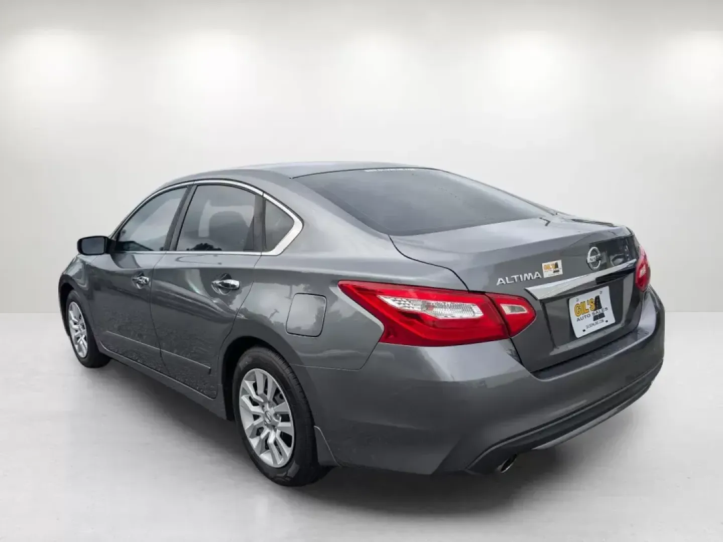 2017 /Charcoal Nissan Altima 2.5 S (1N4AL3AP0HN) with an Other engine, located at 804 22nd Ave, Phenix City, AL, 36870, (334) 297-1860, 32.484749, -85.024475 - **Find Your Perfect Commute Companion: 2017 Nissan Altima 2.5 S in Phenix City, AL**<br /> <br /> If you're looking for a reliable and stylish vehicle to enhance your daily commute or weekend getaways, look no further than this 2017 Nissan Altima 2.5 S. With its striking Gun Metallic exterior and co - Photo#6