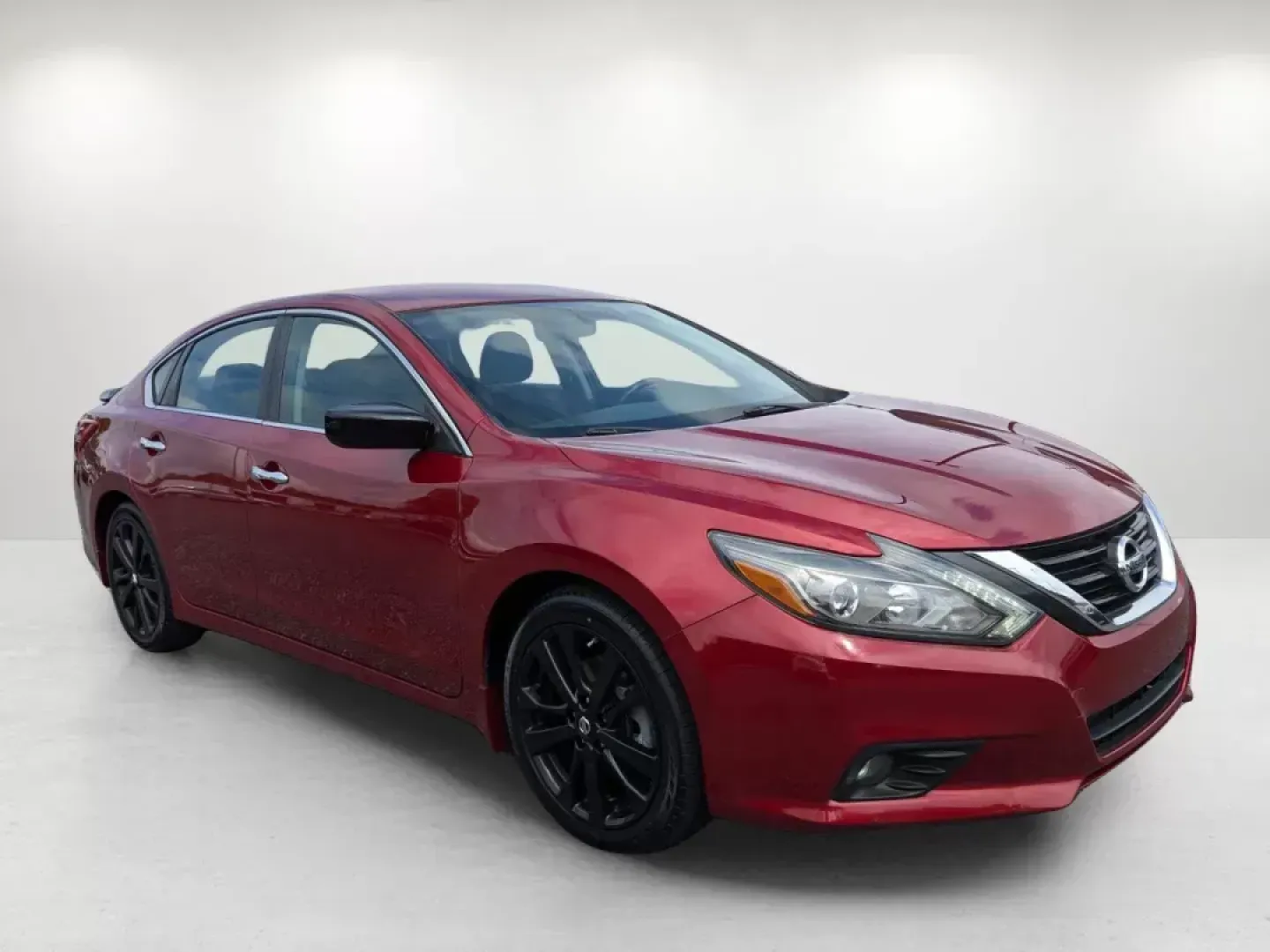 2017 /Sport Interior Nissan Altima 2.5 SR (1N4AL3AP2HC) with an Regular Unleaded I-4 2.5 L/152 engine, 1-Speed CVT w/OD transmission, located at 3959 U.S. 80 W, Phenix City, AL, 36870, (334) 297-4885, 32.469296, -85.135185 - 2017 Nissan Altima 2.5 SR - Photo#3