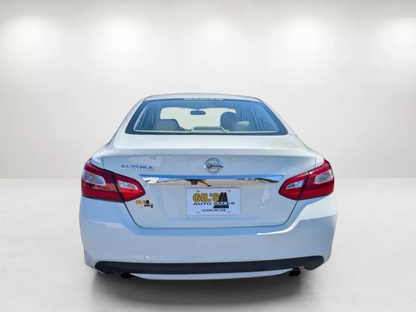 2017 /Beige Nissan Altima 2.5 S (1N4AL3AP5HC) with an Other engine, located at 7000 Northlake Connector, Columbus, GA, 31904, (706) 987-8085, 32.524975, -84.978134 - **Discover the Perfect Family Sedan at Gils Auto - Columbus #2!**<br /> <br /> Are you looking for a reliable and stylish vehicle that fits your busy lifestyle? Whether you're commuting to work, shuttling the kids to school, or planning a weekend getaway, the 2017 Nissan Altima 2.5 S is the perfect - Photo#5