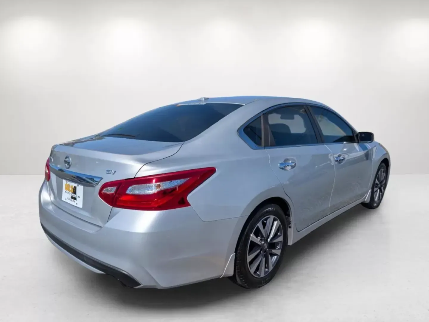 2017 /Charcoal Nissan Altima 2.5 SV (1N4AL3AP8HC) with an Other engine, located at 3959 U.S. 80 W, Phenix City, AL, 36870, (334) 297-4885, 32.469296, -85.135185 - **Experience Freedom with the 2017 Nissan Altima 2.5 SV Perfect for Your Daily Adventures!**<br /> <br /> Are you on the hunt for a reliable vehicle that fits your lifestyle? Look no further! The 2017 Nissan Altima 2.5 SV is your perfect companion for daily commutes, family outings, and everything - Photo#5