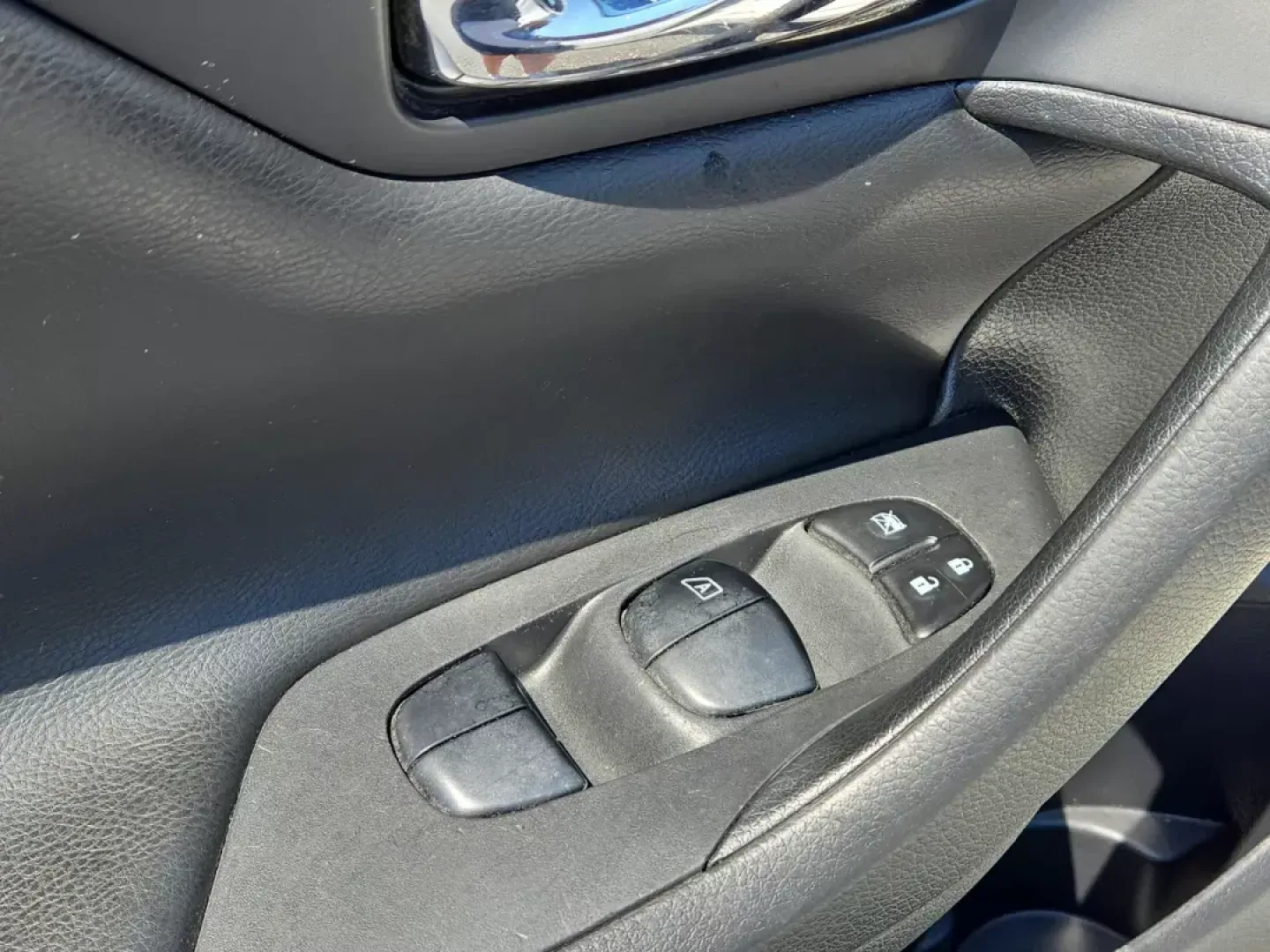 2017 /Charcoal Nissan Altima 2.5 S (1N4AL3AP8HN) with an Other engine, located at 1430 Gateway Drive, Opelika, AL, 36801, (334) 239-0944, 32.637871, -85.409790 - Are you looking for a dependable sedan that fits seamlessly into your busy lifestyle? Whether you're commuting to work, running errands around Opelika, or embarking on weekend road trips, the 2017 Nissan Altima 2.5 S is the perfect companion. With its blend of comfort, technology, and efficiency, th - Photo#10