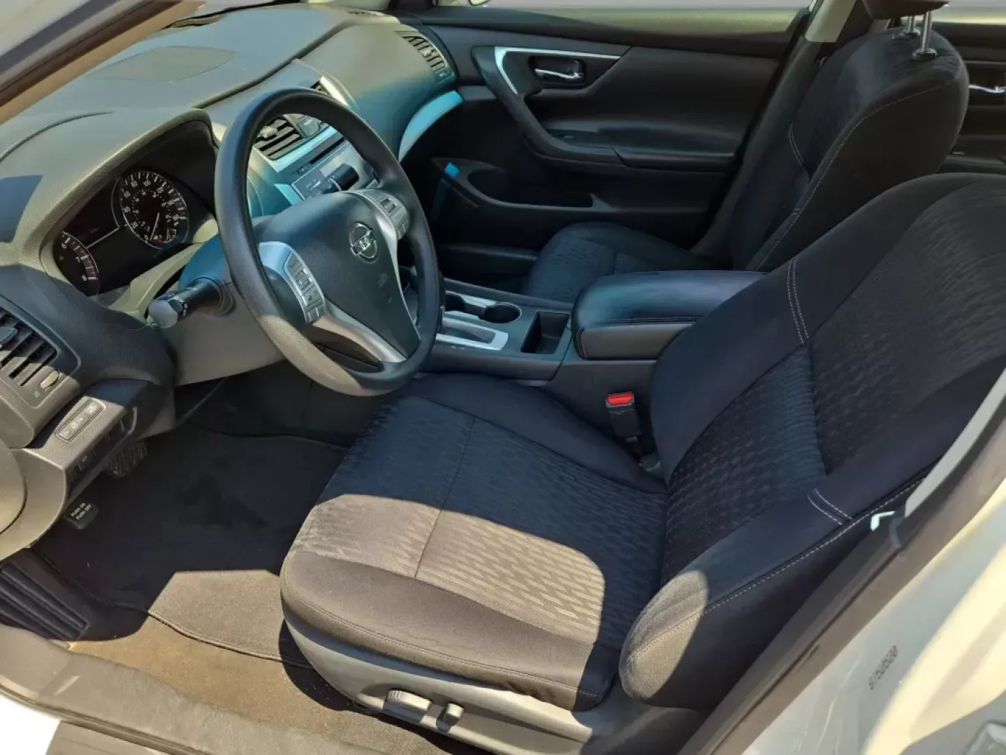 2017 /Charcoal Nissan Altima 2.5 S (1N4AL3AP8HN) with an Other engine, located at 1430 Gateway Drive, Opelika, AL, 36801, (334) 239-0944, 32.637871, -85.409790 - Are you looking for a dependable sedan that fits seamlessly into your busy lifestyle? Whether you're commuting to work, running errands around Opelika, or embarking on weekend road trips, the 2017 Nissan Altima 2.5 S is the perfect companion. With its blend of comfort, technology, and efficiency, th - Photo#11