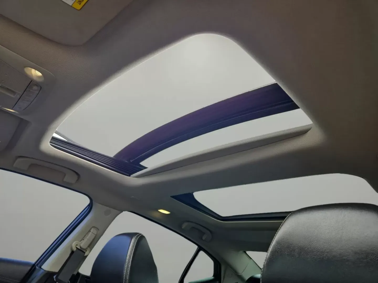 2017 /Charcoal Nissan Maxima SL (1N4AA6AP2HC) with an Other engine, located at 521 Old Farm Lane Rd, Prattville, AL, 36066, (334) 325-1505, 32.482460, -86.416367 - **Elevate Your Daily Drive with the 2017 Nissan Maxima SL!** <br /> <br /> If you're on the hunt for a vehicle that combines elegance with performance, look no further than the stunning 2017 Nissan Maxima SL. Perfect for professionals navigating the bustling streets of Prattville, AL, this luxurious - Photo#17