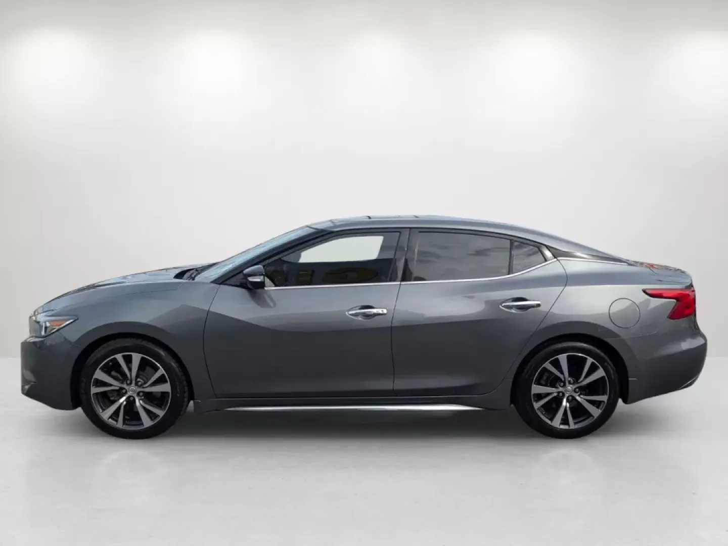 2017 /Charcoal Nissan Maxima Platinum (1N4AA6AP0HC) with an Other engine, located at 3959 U.S. 80 W, Phenix City, AL, 36870, (334) 297-4885, 32.469296, -85.135185 - Elevate your driving experience with the 2017 Nissan Maxima Platinum, the perfect sedan for those who crave luxury and performance without compromise. Whether you're a commuter looking to upgrade your daily drive or a growing family seeking comfort and safety, this stunning vehicle effortlessly blen - Photo#8