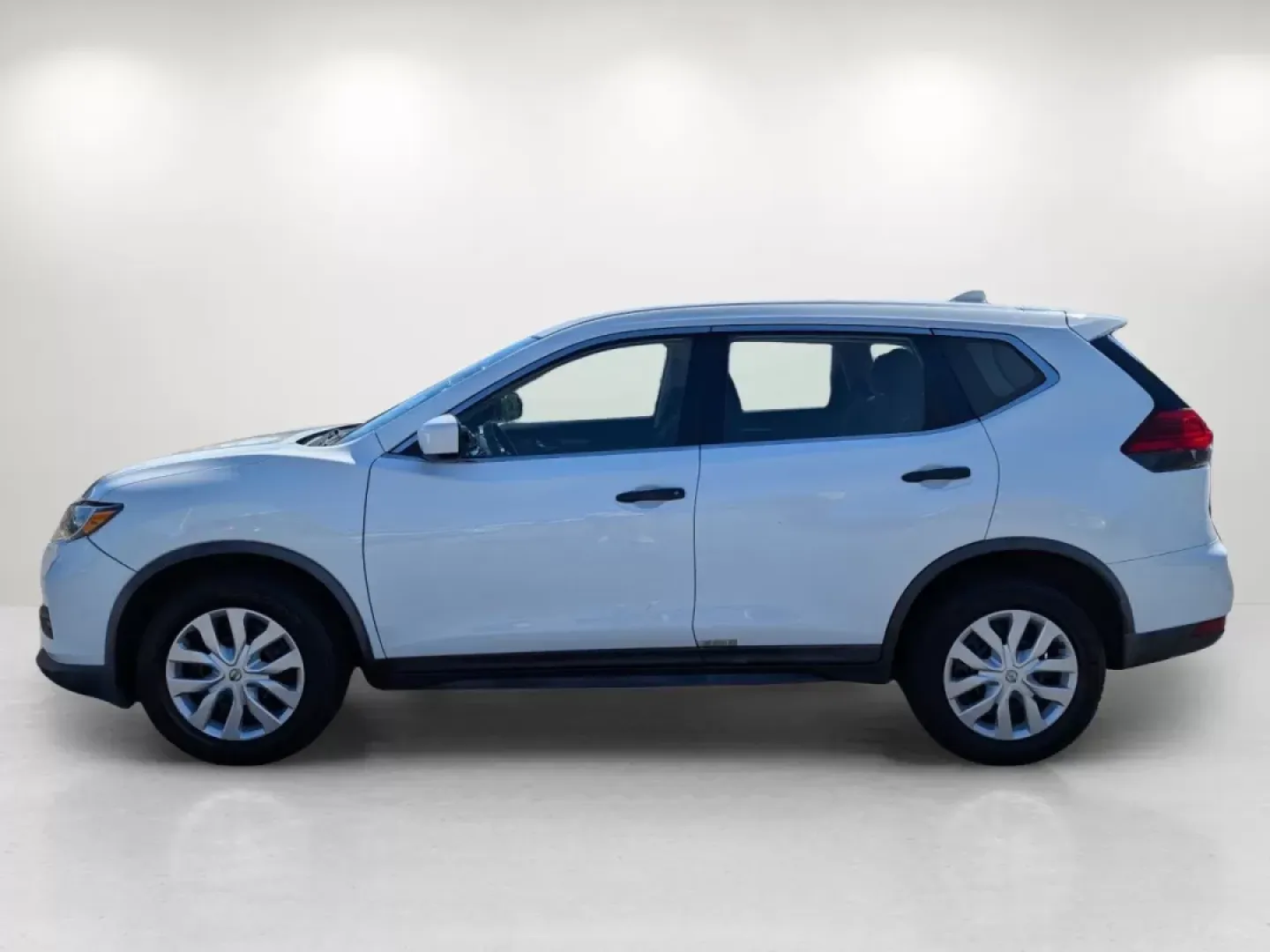 2017 /Charcoal Nissan Rogue S (KNMAT2MT6HP) with an Other engine, located at 1430 Gateway Drive, Opelika, AL, 36801, (334) 239-0944, 32.637871, -85.409790 - **Discover Adventure and Comfort in the 2017 Nissan Rogue at Gils Auto - Phenix City #2!**<br /> <br /> Are you ready to elevate your daily commute, family road trips, or weekend adventures? The 2017 Nissan Rogue is the ultimate sport utility vehicle (SUV) designed to meet the needs of your active l - Photo#1