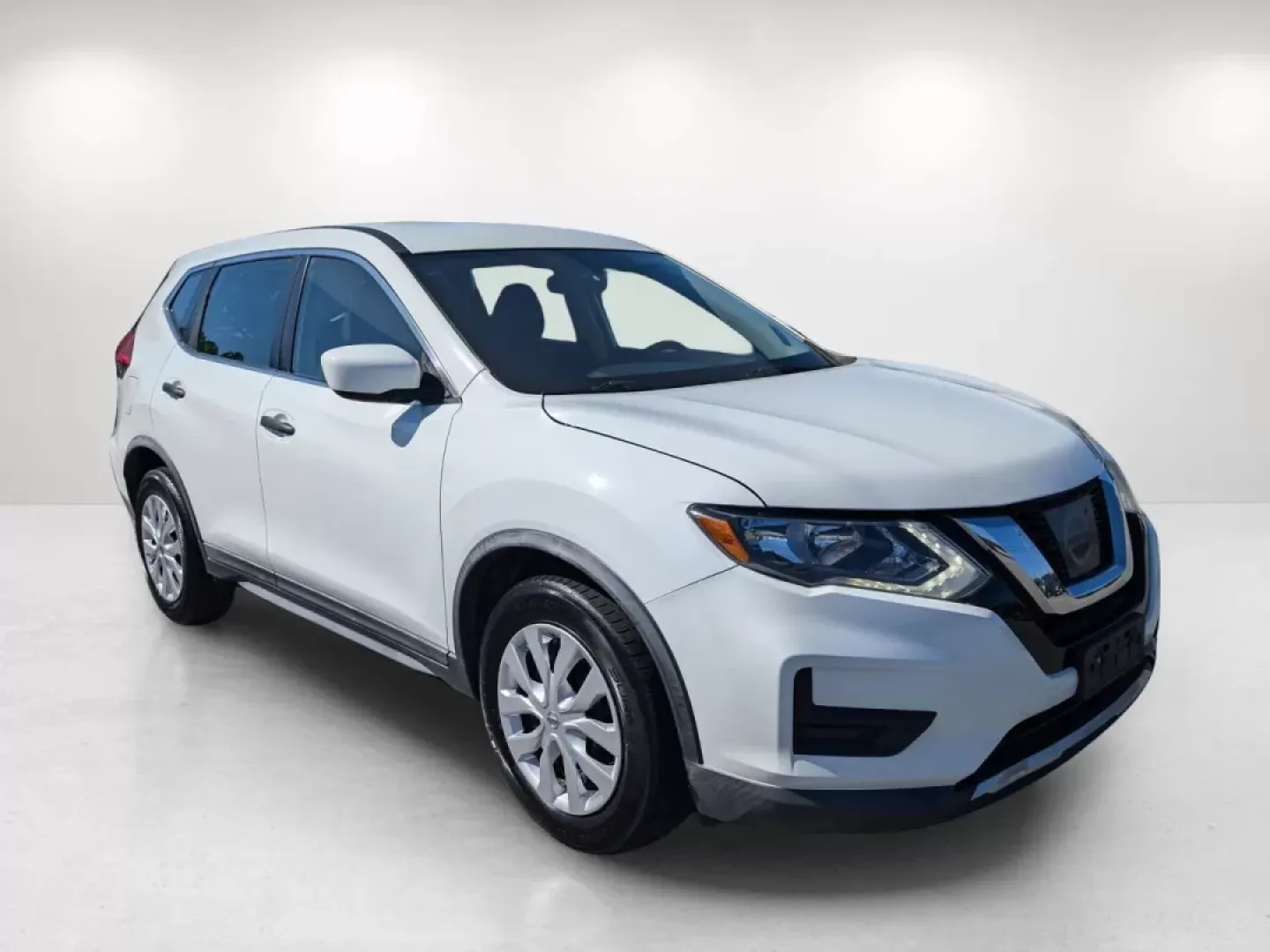 2017 /Charcoal Nissan Rogue S (KNMAT2MT6HP) with an Other engine, located at 1430 Gateway Drive, Opelika, AL, 36801, (334) 239-0944, 32.637871, -85.409790 - **Discover Adventure and Comfort in the 2017 Nissan Rogue at Gils Auto - Phenix City #2!**<br /> <br /> Are you ready to elevate your daily commute, family road trips, or weekend adventures? The 2017 Nissan Rogue is the ultimate sport utility vehicle (SUV) designed to meet the needs of your active l - Photo#6