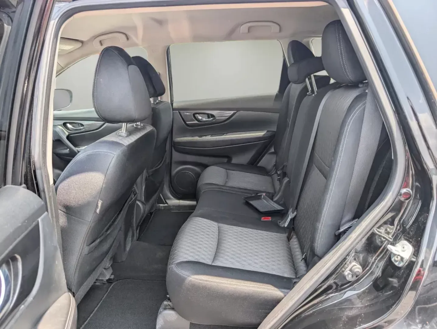 2017 /Charcoal Nissan Rogue SV (JN8AT2MV9HW) with an Other engine, located at 804 22nd Ave, Phenix City, AL, 36870, (334) 297-1860, 32.484749, -85.024475 - 2017 Nissan Rogue SV - Photo#10