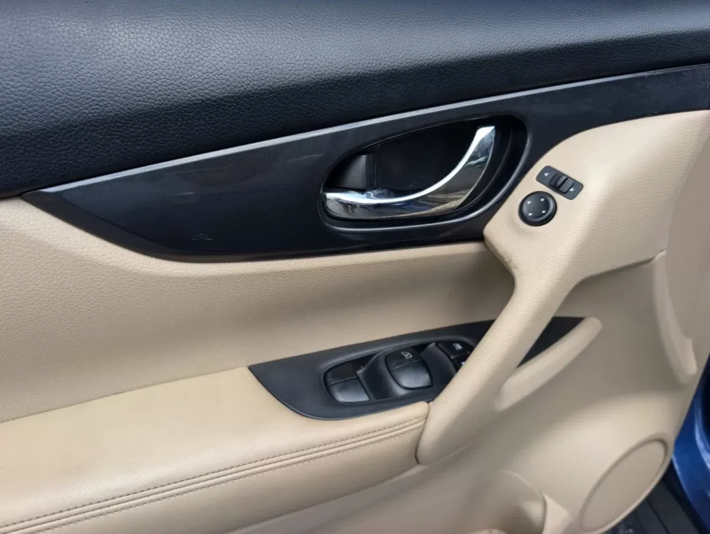 2017 /Almond Nissan Rogue S (KNMAT2MT2HP) with an Other engine, located at 3959 U.S. 80 W, Phenix City, AL, 36870, (334) 297-4885, 32.469296, -85.135185 - **Explore New Adventures with the 2017 Nissan Rogue at Gils Auto!**<br /> <br /> Are you looking for the perfect vehicle to elevate your weekends or enhance your daily commute? Look no further! The 2017 Nissan Rogue, available now at Gils Auto in Phenix City, AL, is designed to accommodate your acti - Photo#8