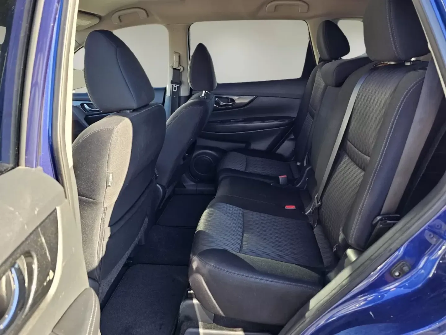 2017 /Charcoal Nissan Rogue SV (5N1AT2MT0HC) with an Other engine, located at 1430 Gateway Drive, Opelika, AL, 36801, (334) 239-0944, 32.637871, -85.409790 - ### 2017 Nissan Rogue SV: The Perfect SUV for Family Adventures!<br /> <br /> Are you looking for a reliable SUV that seamlessly blends style, comfort, and versatility? The 2017 Nissan Rogue SV is your ideal companion for family adventures or long commutes around Phenix City, AL. Whether you're navi - Photo#14