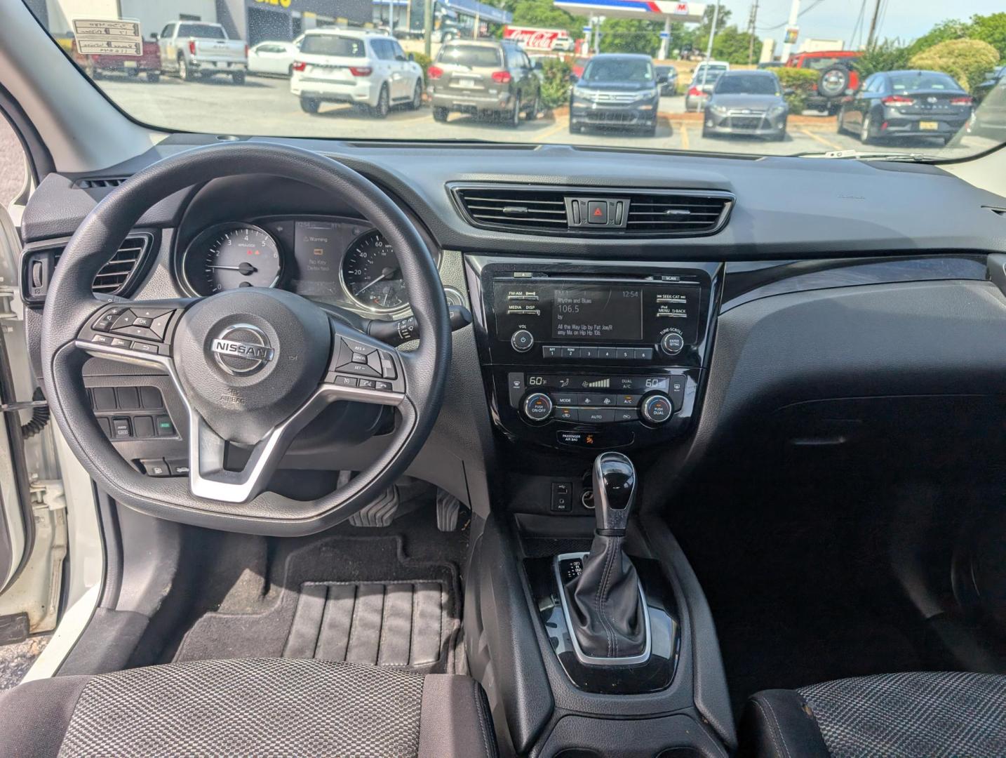 2017 /Charcoal Nissan Rogue Sport SV (JN1BJ1CR5HW) with an Regular Unleaded I-4 2.0 L/122 engine, 1-Speed CVT w/OD transmission, located at 3959 U.S. 80 W, Phenix City, AL, 36870, (334) 297-4885, 32.469296, -85.135185 - 2017 Nissan Rogue Sport SV - Photo#11