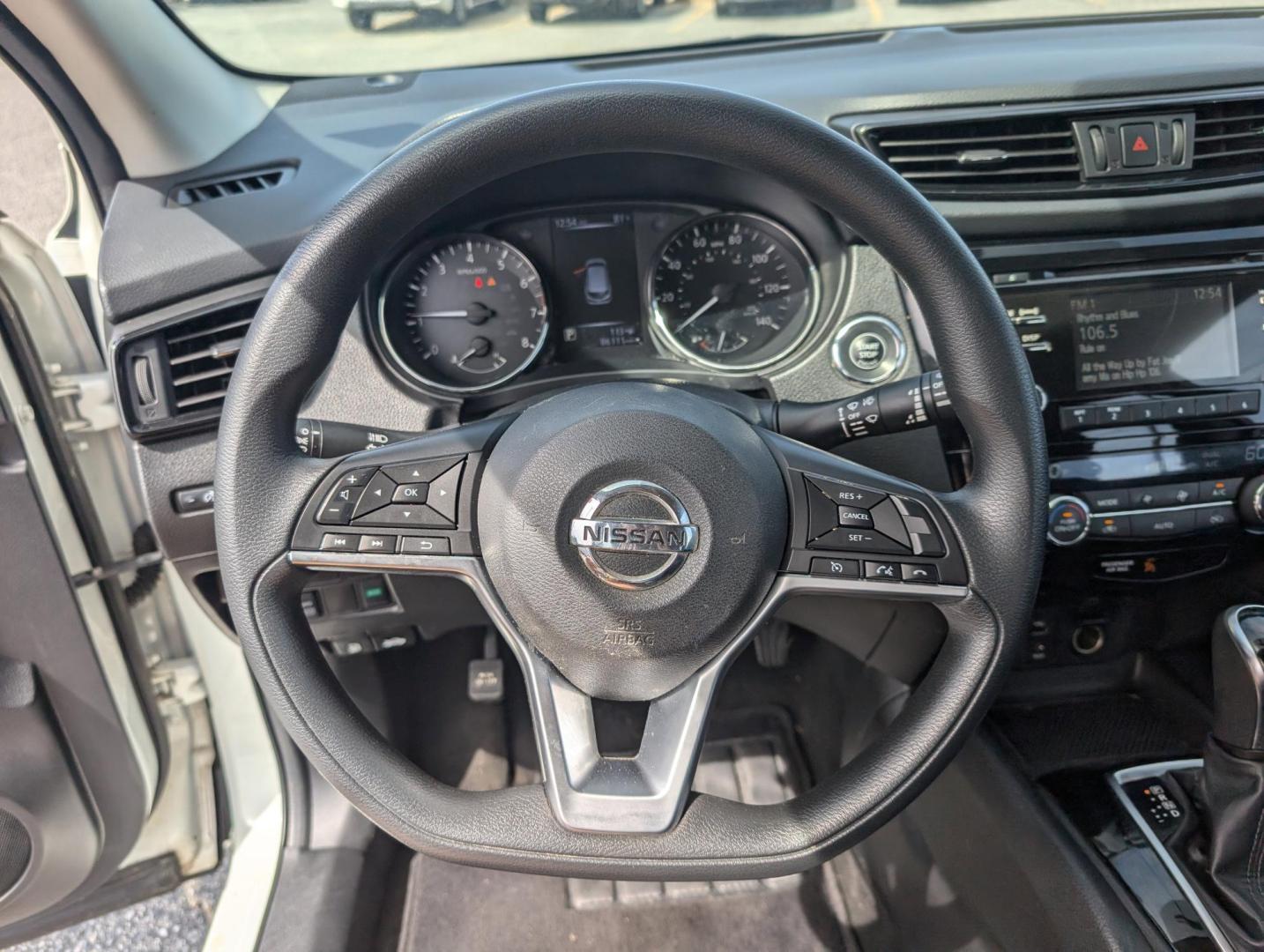 2017 /Charcoal Nissan Rogue Sport SV (JN1BJ1CR5HW) with an Regular Unleaded I-4 2.0 L/122 engine, 1-Speed CVT w/OD transmission, located at 3959 U.S. 80 W, Phenix City, AL, 36870, (334) 297-4885, 32.469296, -85.135185 - 2017 Nissan Rogue Sport SV - Photo#15