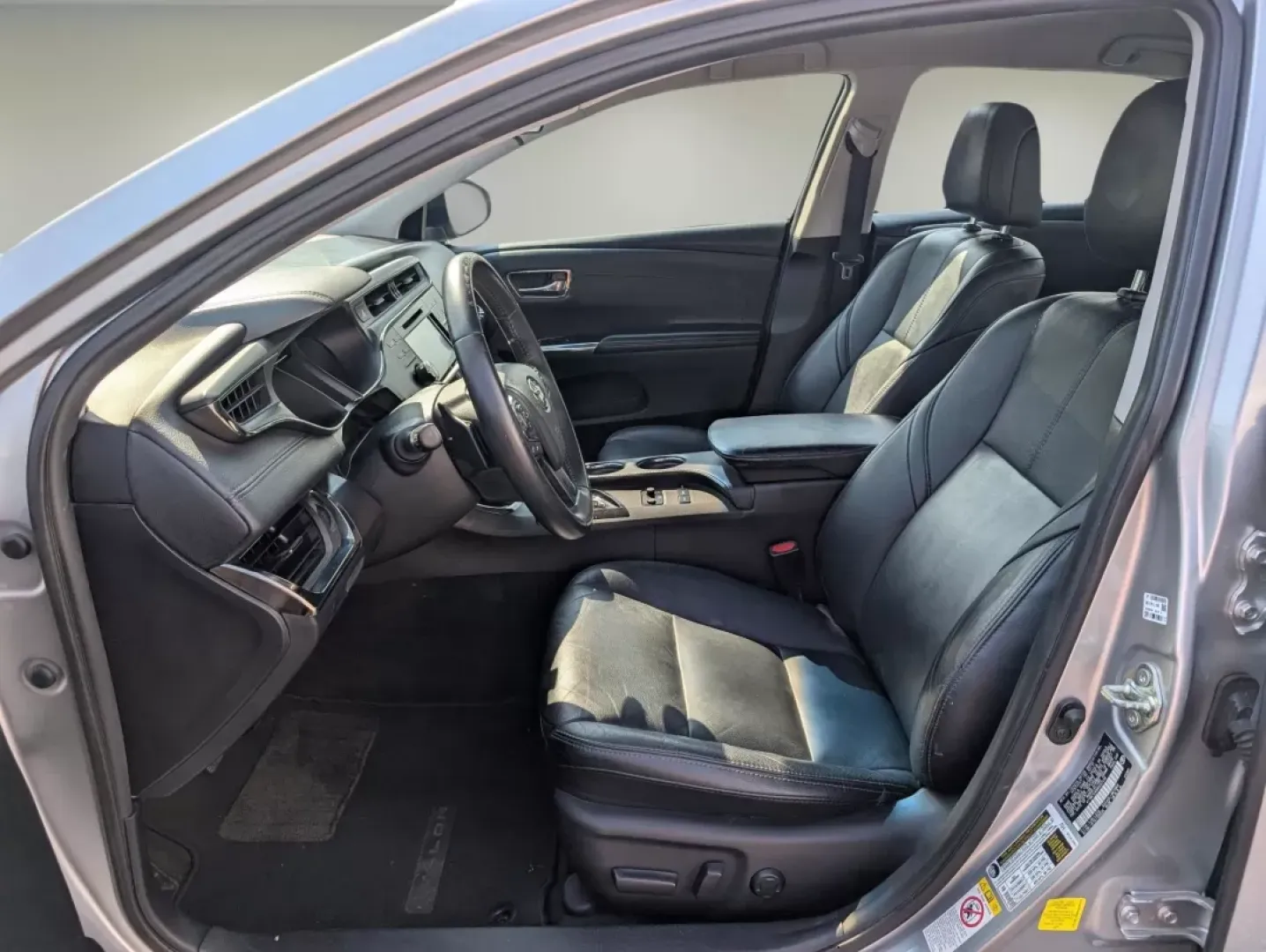 2017 Toyota Avalon XLE (4T1BK1EB9HU) with an Other engine, located at 1430 Gateway Drive, Opelika, AL, 36801, (334) 239-0944, 32.637871, -85.409790 - **Drive in Comfort and Style with a 2017 Toyota Avalon XLE at Gils Auto!**<br /> <br /> Are you searching for a reliable sedan that adds a touch of luxury to your daily commute? Look no further than the stunning 2017 Toyota Avalon XLE, available now at Gils Auto in Phenix City, AL. Ideal for familie - Photo#9