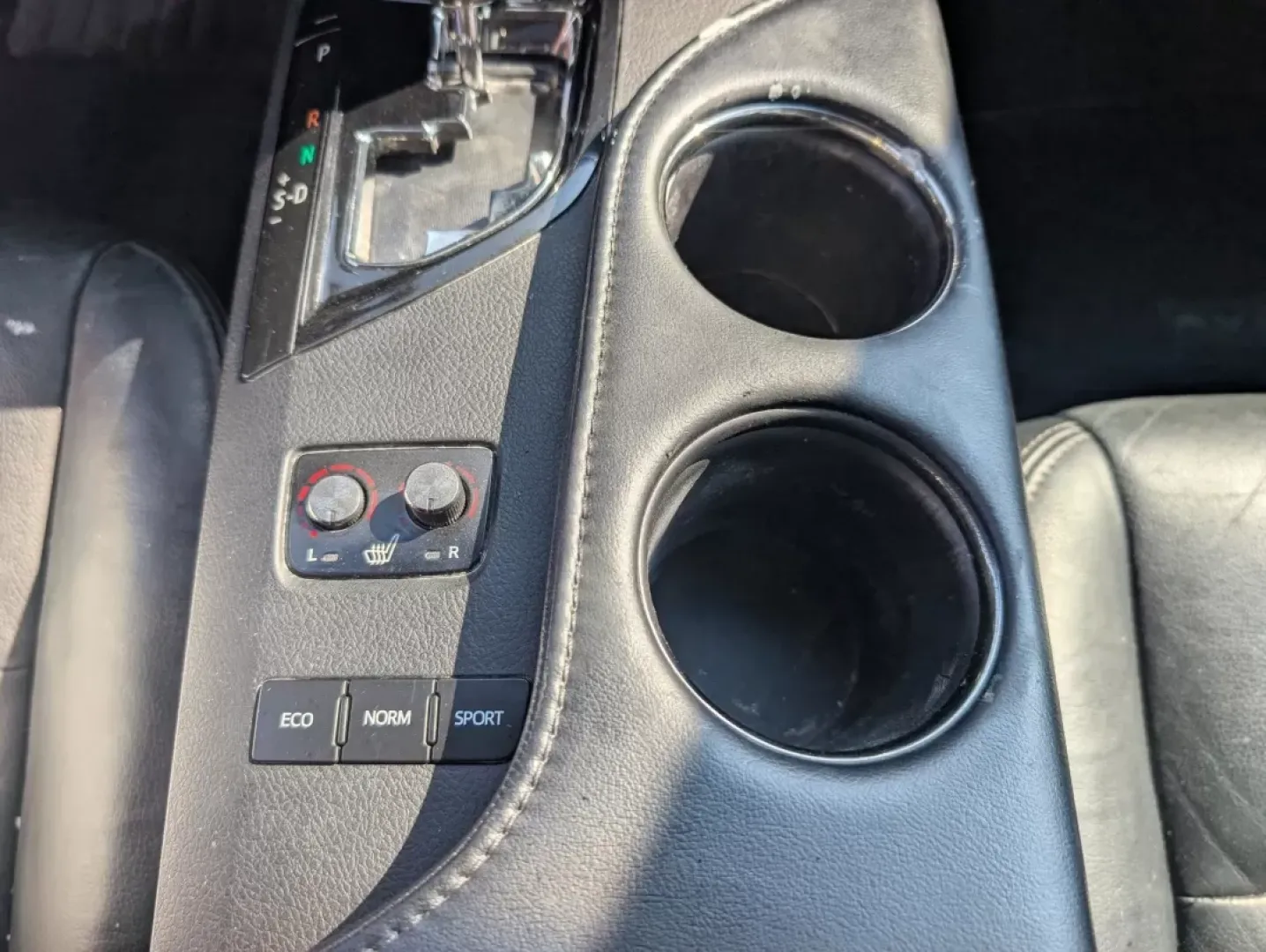 2017 Toyota Avalon XLE (4T1BK1EB9HU) with an Other engine, located at 1430 Gateway Drive, Opelika, AL, 36801, (334) 239-0944, 32.637871, -85.409790 - **Drive in Comfort and Style with a 2017 Toyota Avalon XLE at Gils Auto!**<br /> <br /> Are you searching for a reliable sedan that adds a touch of luxury to your daily commute? Look no further than the stunning 2017 Toyota Avalon XLE, available now at Gils Auto in Phenix City, AL. Ideal for familie - Photo#12