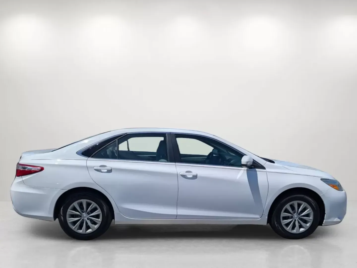 2017 Toyota Camry LE (4T1BF1FK9HU) with an Other engine, located at 3959 U.S. 80 W, Phenix City, AL, 36870, (334) 297-4885, 32.469296, -85.135185 - **Discover Your Next Adventure with the 2017 Toyota Camry LE - Available Now at Gils Auto!**<br /> <br /> Are you a commuter seeking a reliable vehicle for your daily drives, or a growing family in need of a spacious sedan that combines comfort with safety? Look no further! The 2017 Toyota Camry LE - Photo#3