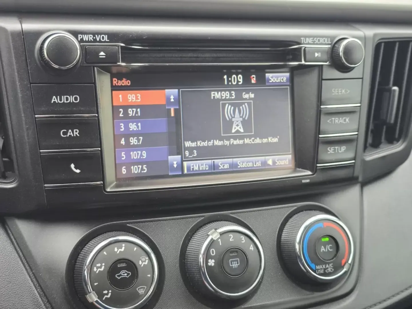 2017 Toyota RAV4 LE (2T3ZFREV7HW) with an Other engine, located at 3959 U.S. 80 W, Phenix City, AL, 36870, (334) 297-4885, 32.469296, -85.135185 - Are you ready to elevate your daily commute or embark on weekend adventures with the perfect SUV? Look no further than this stunning 2017 Toyota RAV4 LE, available now at Gils Auto in Phenix City, AL. Designed for both comfort and versatility, this dynamic vehicle is ideal for growing families, budg - Photo#18