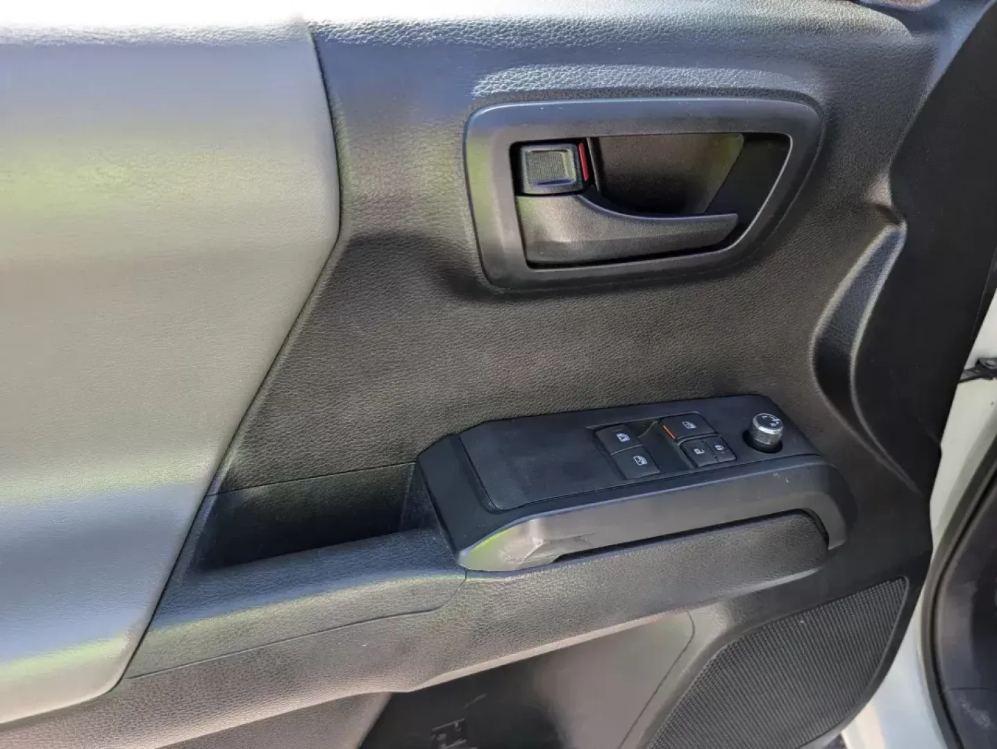2017 Toyota Tacoma SR (5TFRX5GN9HX) with an Other engine, located at 521 Old Farm Lane Rd, Prattville, AL, 36066, (334) 325-1505, 32.482460, -86.416367 - **Elevate Your Adventures with the 2017 Toyota Tacoma SR Perfect for Weekend Warriors!**<br /> <br /> Are you ready to conquer the open road and tackle weekend adventures with friends or family? Look no further than the 2017 Toyota Tacoma SR, a reliable and rugged extended cab pickup that's built f - Photo#8