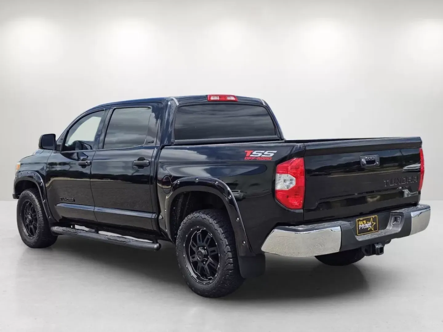 2017 Toyota Tundra 2WD SR5 (5TFEM5F10HX) with an Other engine, located at 3959 U.S. 80 W, Phenix City, AL, 36870, (334) 297-4885, 32.469296, -85.135185 - **Unleash Your Adventurous Side with the 2017 Toyota Tundra SR5 Crew Cab at Gils Auto in Prattville, AL!**<br /> <br /> Are you ready to elevate your outdoor adventures and weekend getaways? The 2017 Toyota Tundra SR5 Crew Cab is your perfect partner for exploration, offering a blend of rugged capab - Photo#6