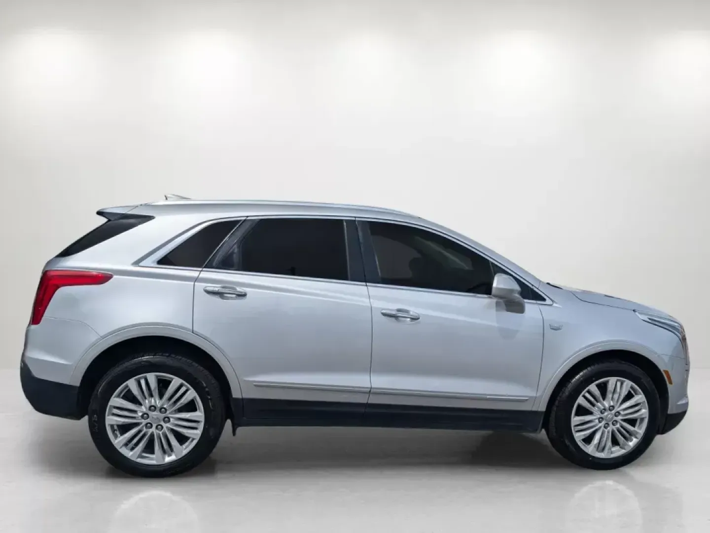 2018 /Jet Black Cadillac XT5 Premium Luxury FWD (1GYKNERS0JZ) with an Other engine, located at 5115 14th Ave., Columbus, GA, 31904, (706) 323-0345, 32.511494, -84.971046 - ### Discover the Luxury and Versatility of the 2018 Cadillac XT5 at Gils Auto - Columbus<br /> <br /> Are you ready to elevate your driving experience? Whether you're commuting to work, shuttling the kids to their activities, or embarking on weekend getaways, the 2018 Cadillac XT5 Premium Luxury FWD - Photo#3