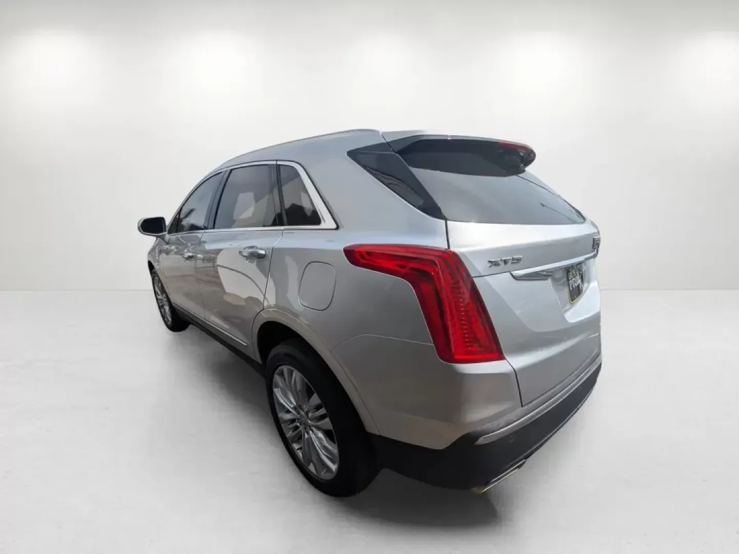 2018 /Jet Black Cadillac XT5 Premium Luxury FWD (1GYKNERS0JZ) with an Other engine, located at 5115 14th Ave., Columbus, GA, 31904, (706) 323-0345, 32.511494, -84.971046 - ### Discover the Luxury and Versatility of the 2018 Cadillac XT5 at Gils Auto - Columbus<br /> <br /> Are you ready to elevate your driving experience? Whether you're commuting to work, shuttling the kids to their activities, or embarking on weekend getaways, the 2018 Cadillac XT5 Premium Luxury FWD - Photo#6