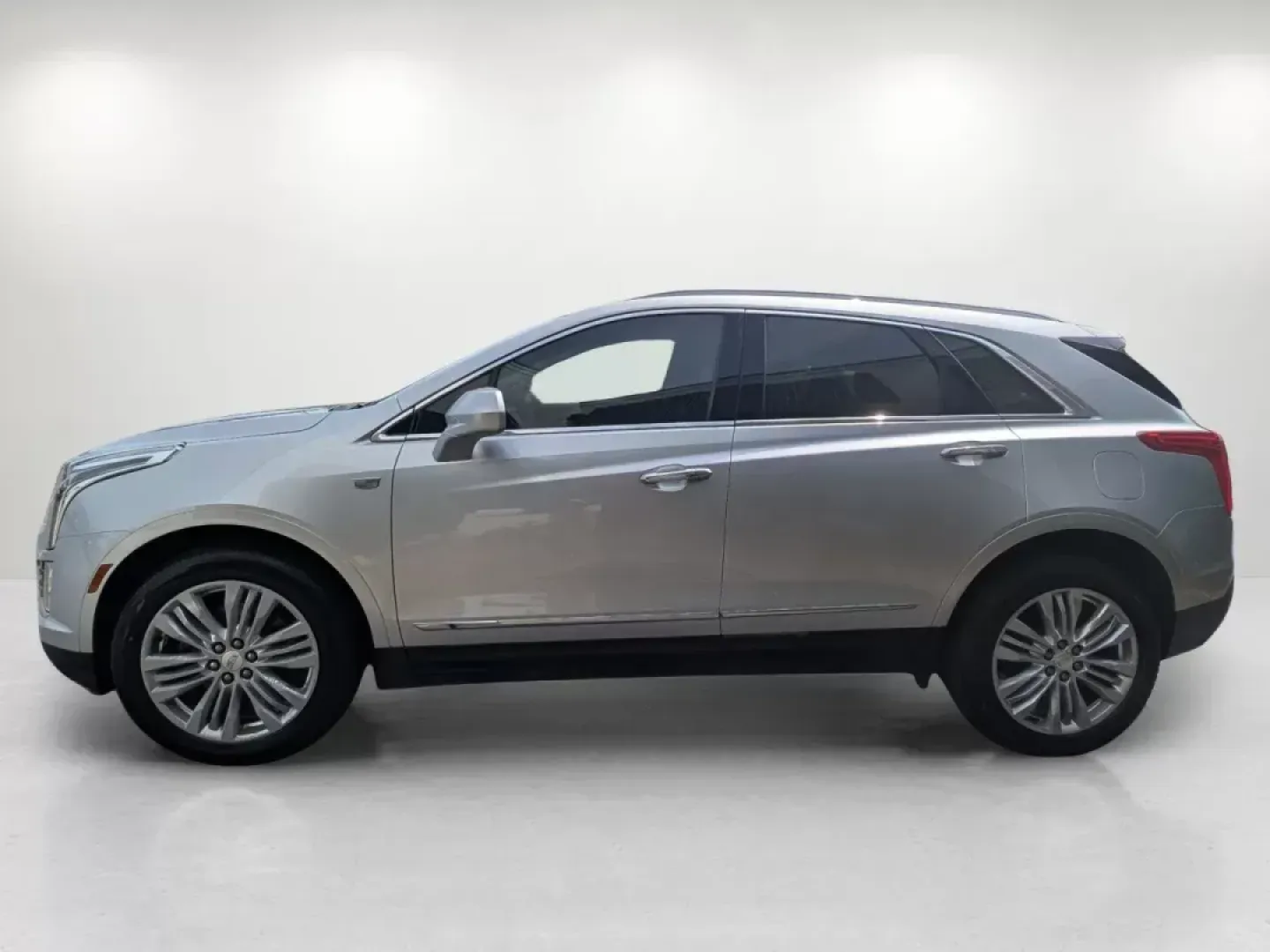 2018 /Jet Black Cadillac XT5 Premium Luxury FWD (1GYKNERS0JZ) with an Other engine, located at 5115 14th Ave., Columbus, GA, 31904, (706) 323-0345, 32.511494, -84.971046 - ### Discover the Luxury and Versatility of the 2018 Cadillac XT5 at Gils Auto - Columbus<br /> <br /> Are you ready to elevate your driving experience? Whether you're commuting to work, shuttling the kids to their activities, or embarking on weekend getaways, the 2018 Cadillac XT5 Premium Luxury FWD - Photo#7