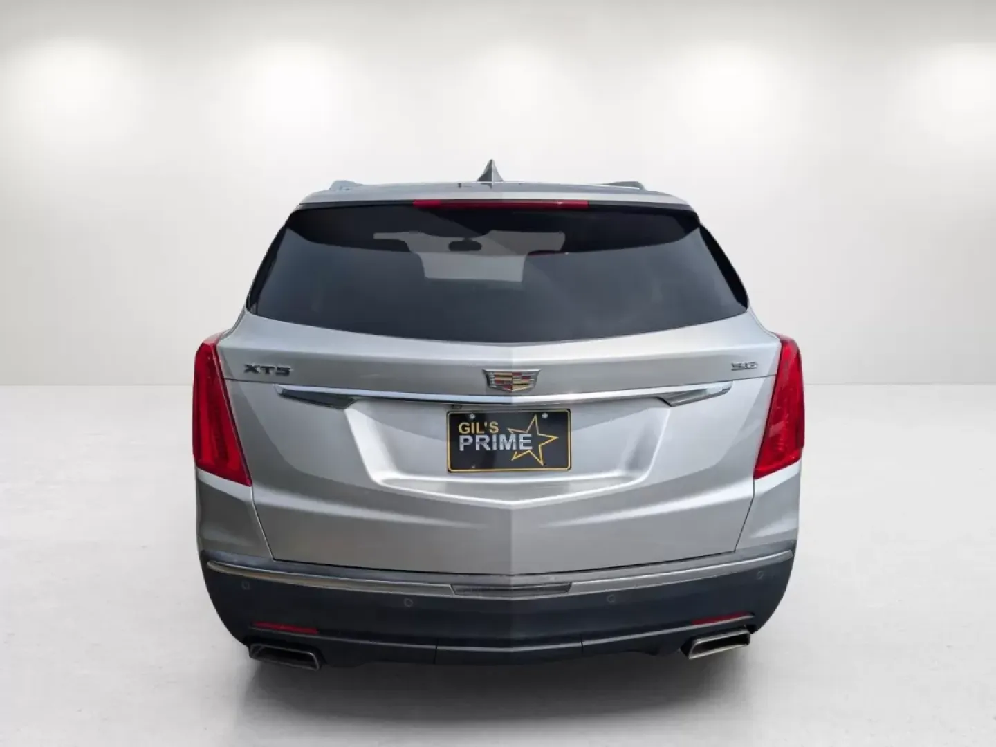 2018 /Jet Black Cadillac XT5 Premium Luxury FWD (1GYKNERS0JZ) with an Other engine, located at 1430 Gateway Drive, Opelika, AL, 36801, (334) 239-0944, 32.637871, -85.409790 - ### Discover the Luxury and Versatility of the 2018 Cadillac XT5 at Gils Auto - Columbus<br /> <br /> Are you ready to elevate your driving experience? Whether you're commuting to work, shuttling the kids to their activities, or embarking on weekend getaways, the 2018 Cadillac XT5 Premium Luxury FWD - Photo#5
