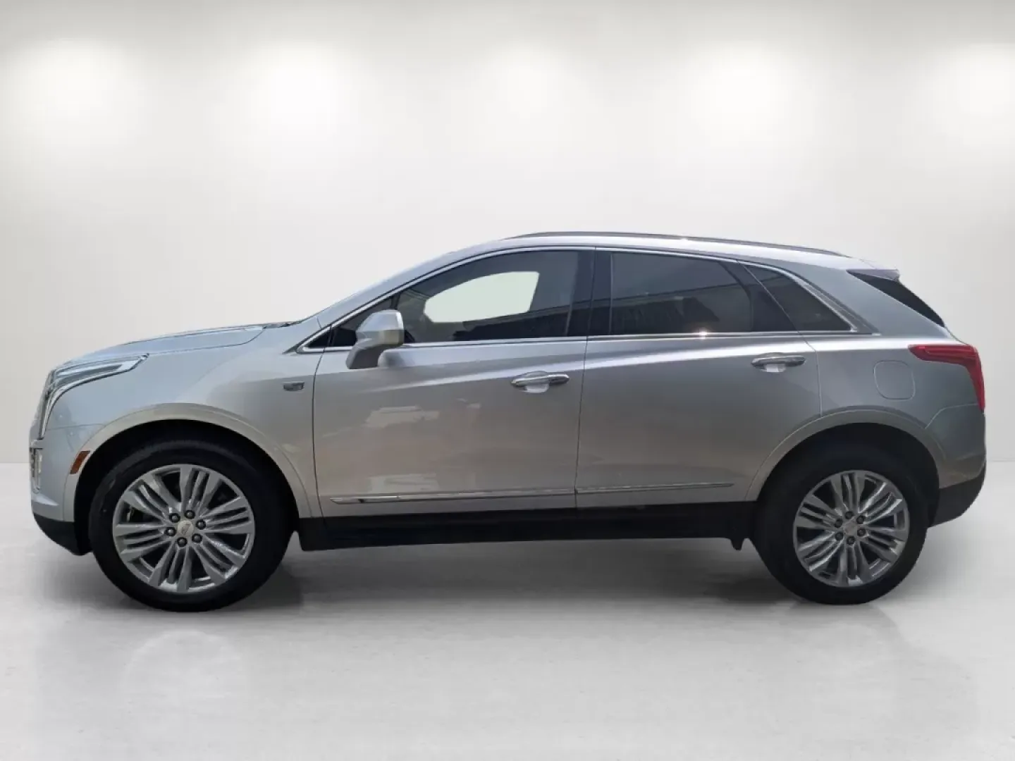 2018 /Jet Black Cadillac XT5 Premium Luxury FWD (1GYKNERS0JZ) with an Other engine, located at 1430 Gateway Drive, Opelika, AL, 36801, (334) 239-0944, 32.637871, -85.409790 - ### Discover the Luxury and Versatility of the 2018 Cadillac XT5 at Gils Auto - Columbus<br /> <br /> Are you ready to elevate your driving experience? Whether you're commuting to work, shuttling the kids to their activities, or embarking on weekend getaways, the 2018 Cadillac XT5 Premium Luxury FWD - Photo#7