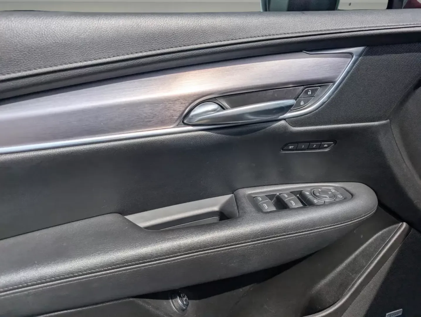 2018 /Jet Black Cadillac XT5 Premium Luxury FWD (1GYKNERS0JZ) with an Other engine, located at 1430 Gateway Drive, Opelika, AL, 36801, (334) 239-0944, 32.637871, -85.409790 - ### Discover the Luxury and Versatility of the 2018 Cadillac XT5 at Gils Auto - Columbus<br /> <br /> Are you ready to elevate your driving experience? Whether you're commuting to work, shuttling the kids to their activities, or embarking on weekend getaways, the 2018 Cadillac XT5 Premium Luxury FWD - Photo#8