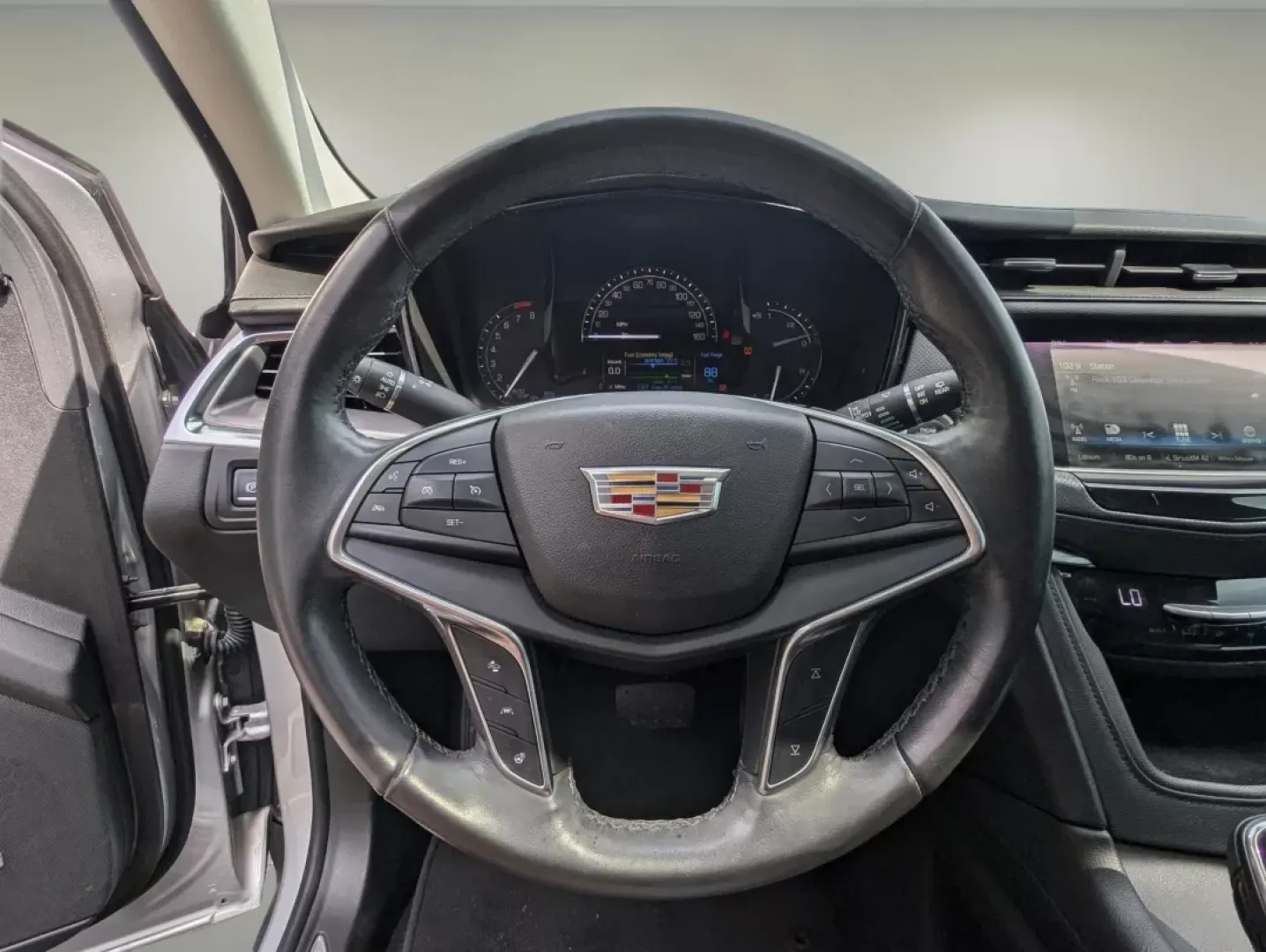 2018 /Jet Black Cadillac XT5 Premium Luxury FWD (1GYKNERS0JZ) with an Other engine, located at 1430 Gateway Drive, Opelika, AL, 36801, (334) 239-0944, 32.637871, -85.409790 - ### Discover the Luxury and Versatility of the 2018 Cadillac XT5 at Gils Auto - Columbus<br /> <br /> Are you ready to elevate your driving experience? Whether you're commuting to work, shuttling the kids to their activities, or embarking on weekend getaways, the 2018 Cadillac XT5 Premium Luxury FWD - Photo#15