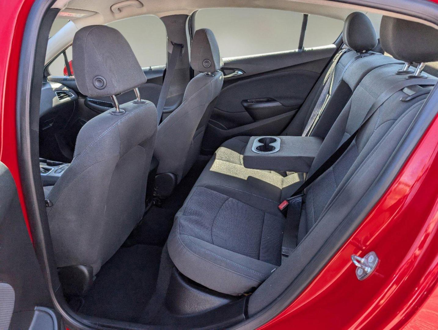 2018 /Jet Black Chevrolet Cruze LT (1G1BE5SM8J7) with an Turbocharged Gas I4 1.4L/ engine, 6-Speed Automatic transmission, located at 521 Old Farm Lane Rd, Prattville, AL, 36066, (334) 325-1505, 32.482460, -86.416367 - 2018 Chevrolet Cruze LT - Photo#10