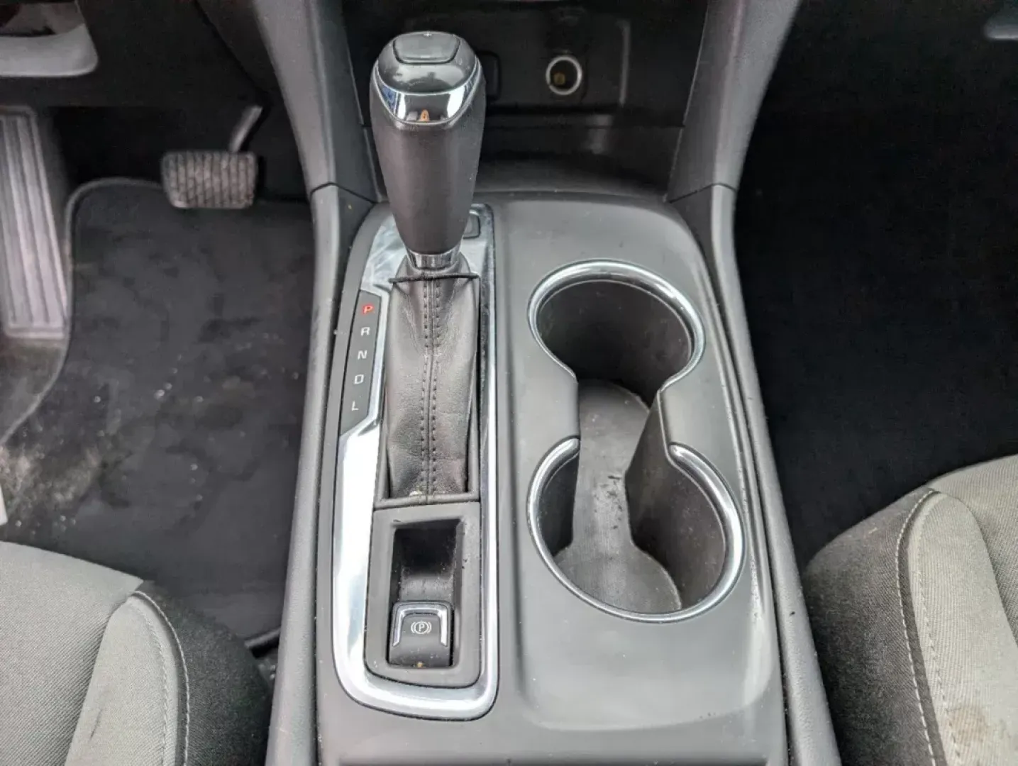 2018 /Medium Ash Gray Chevrolet Equinox LT (3GNAXSEV5JL) with an Turbocharged Gas I4 1.5L/ engine, 6-Speed Automatic transmission, located at 521 Old Farm Lane Rd, Prattville, AL, 36066, (334) 325-1505, 32.482460, -86.416367 - 2018 Chevrolet Equinox LT - Photo#15