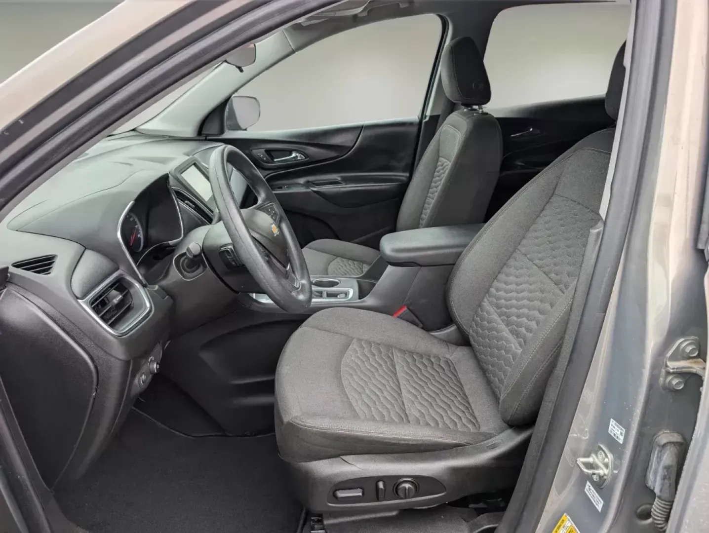 2018 /Jet Black Chevrolet Equinox LT (3GNAXJEV1JS) with an Other engine, located at 1430 Gateway Drive, Opelika, AL, 36801, (334) 239-0944, 32.637871, -85.409790 - **Discover Your Next Adventure with the 2018 Chevrolet Equinox LT at Gils Auto - Opelika!**<br /> <br /> Are you ready to elevate your lifestyle with a versatile and reliable SUV? The 2018 Chevrolet Equinox LT is the perfect companion for weekend getaways, family road trips, or daily commutes. With - Photo#9