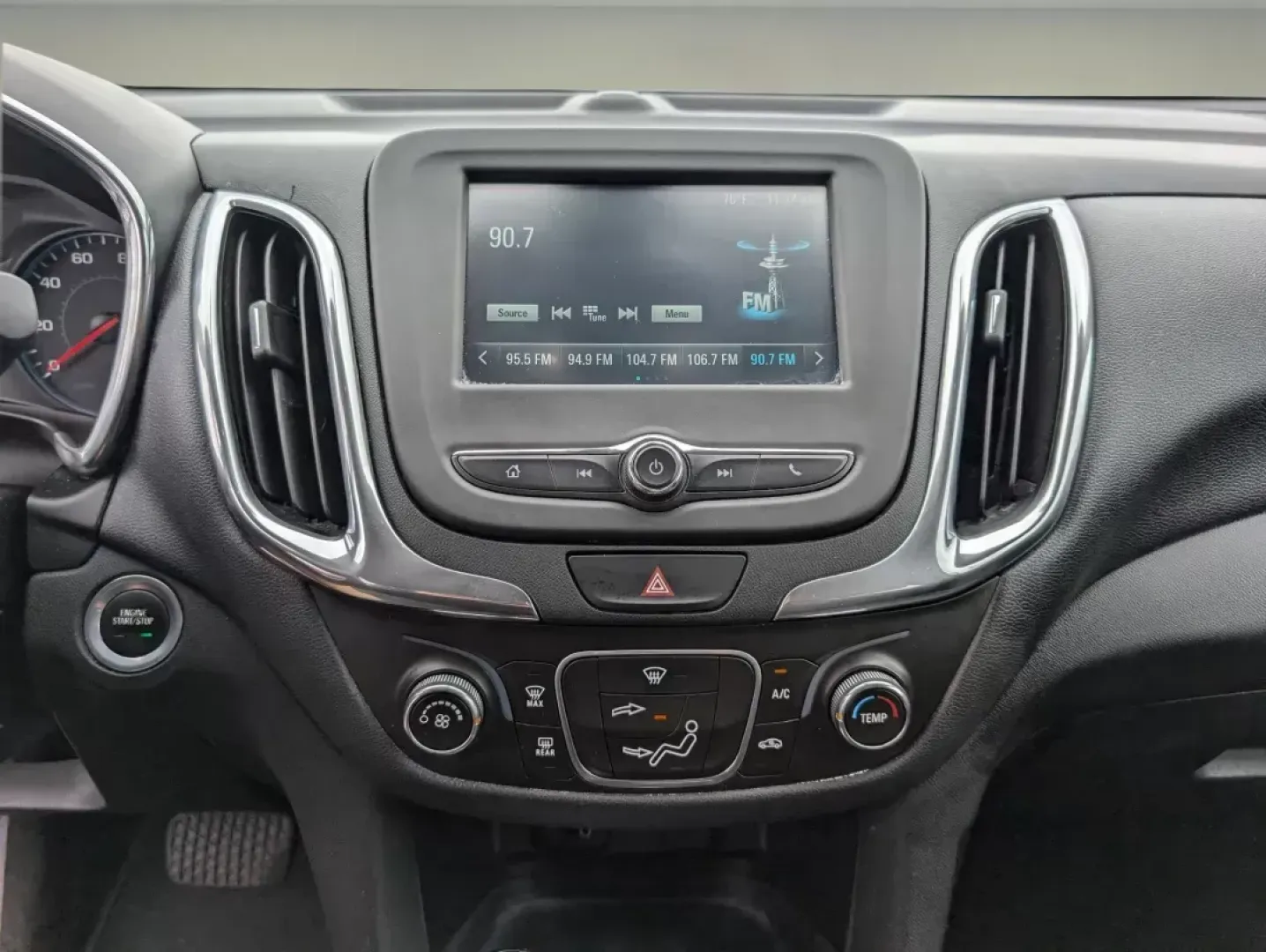 2018 /Jet Black Chevrolet Equinox LT (3GNAXJEV1JS) with an Other engine, located at 1430 Gateway Drive, Opelika, AL, 36801, (334) 239-0944, 32.637871, -85.409790 - **Discover Your Next Adventure with the 2018 Chevrolet Equinox LT at Gils Auto - Opelika!**<br /> <br /> Are you ready to elevate your lifestyle with a versatile and reliable SUV? The 2018 Chevrolet Equinox LT is the perfect companion for weekend getaways, family road trips, or daily commutes. With - Photo#13