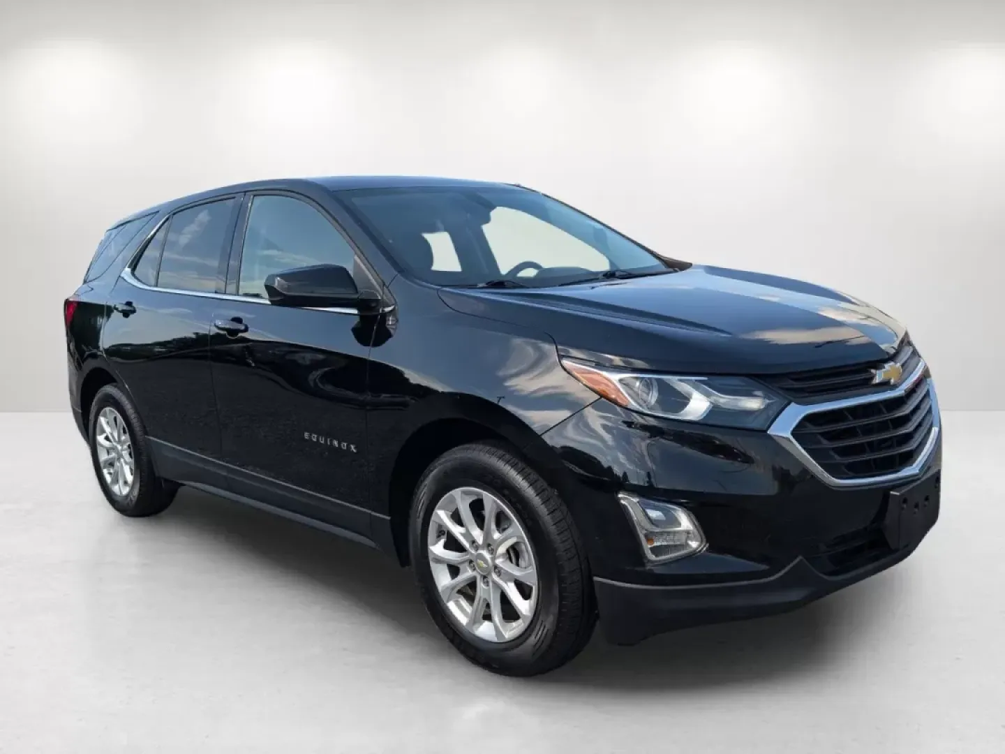 2018 /Jet Black Chevrolet Equinox LT (2GNAXSEV7J6) with an Other engine, located at 7000 Northlake Connector, Columbus, GA, 31904, (706) 987-8085, 32.524975, -84.978134 - **Discover Adventure in the 2018 Chevrolet Equinox LT - Perfect for Your Next Journey!**<br /> <br /> If you're in search of a versatile SUV that fits seamlessly into your active lifestyle, look no further than the 2018 Chevrolet Equinox LT available at Gils Auto in Phenix City, AL. This vehicle is - Photo#3