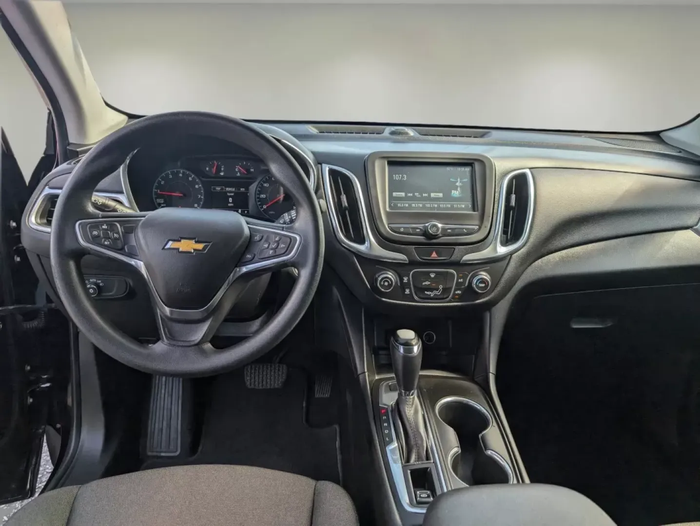 2018 /Jet Black Chevrolet Equinox LT (2GNAXSEV7J6) with an Other engine, located at 7000 Northlake Connector, Columbus, GA, 31904, (706) 987-8085, 32.524975, -84.978134 - **Discover Adventure in the 2018 Chevrolet Equinox LT - Perfect for Your Next Journey!**<br /> <br /> If you're in search of a versatile SUV that fits seamlessly into your active lifestyle, look no further than the 2018 Chevrolet Equinox LT available at Gils Auto in Phenix City, AL. This vehicle is - Photo#13