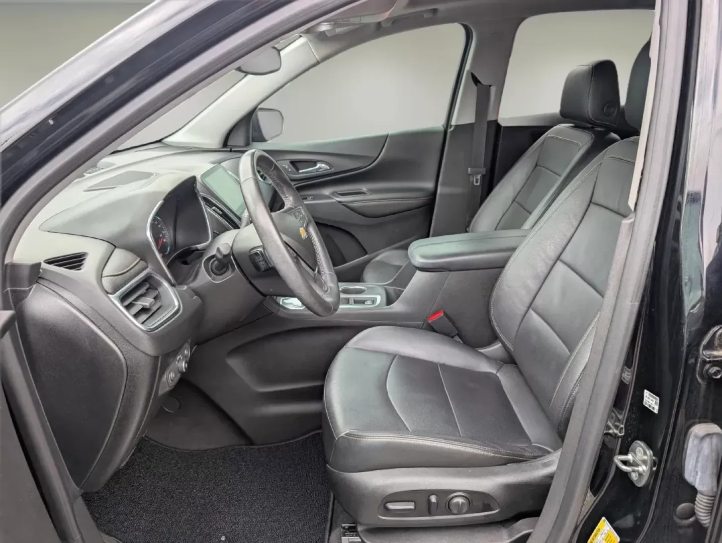 2018 /Jet Black Chevrolet Equinox Premier (3GNAXMEV3JL) with an Other engine, located at 5115 14th Ave., Columbus, GA, 31904, (706) 323-0345, 32.511494, -84.971046 - **Adventure Awaits with the 2018 Chevrolet Equinox Premier - Your Perfect SUV for Any Journey!**<br /> <br /> Are you in search of a versatile vehicle that seamlessly blends style, comfort, and technology? Look no further than this stunning 2018 Chevrolet Equinox Premier, available now at Gils Auto - Photo#10