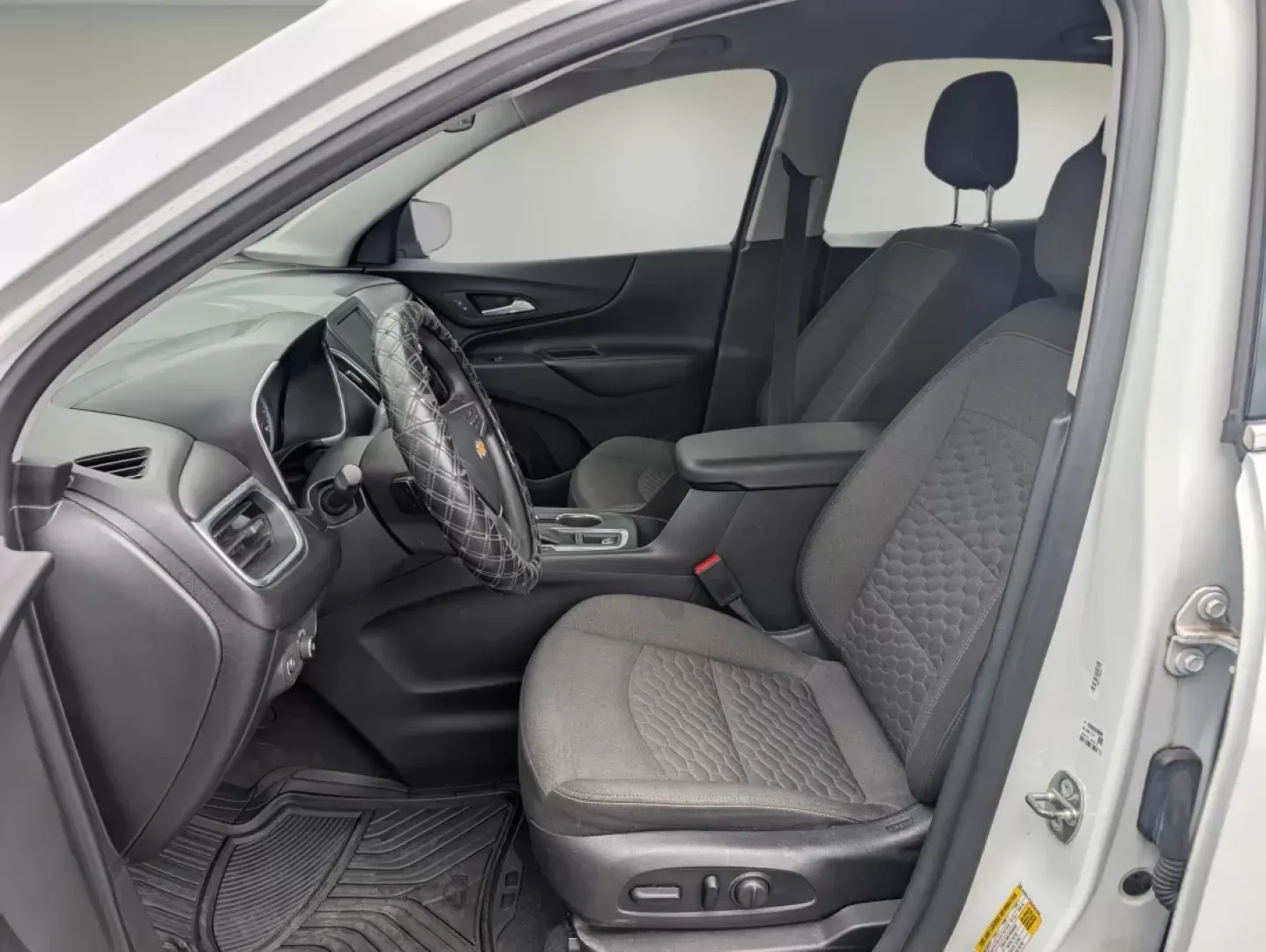 2018 /Jet Black Chevrolet Equinox LT (3GNAXJEV6JS) with an Other engine, located at 1430 Gateway Drive, Opelika, AL, 36801, (334) 239-0944, 32.637871, -85.409790 - Are you ready to elevate your daily drive and embark on new adventures? Discover the perfect blend of comfort, technology, and reliability with this 2018 Chevrolet Equinox LT, ideal for families, commuters, and weekend explorers alike. At Gils Auto in Phenix City, AL, we offer an incredible opportun - Photo#9