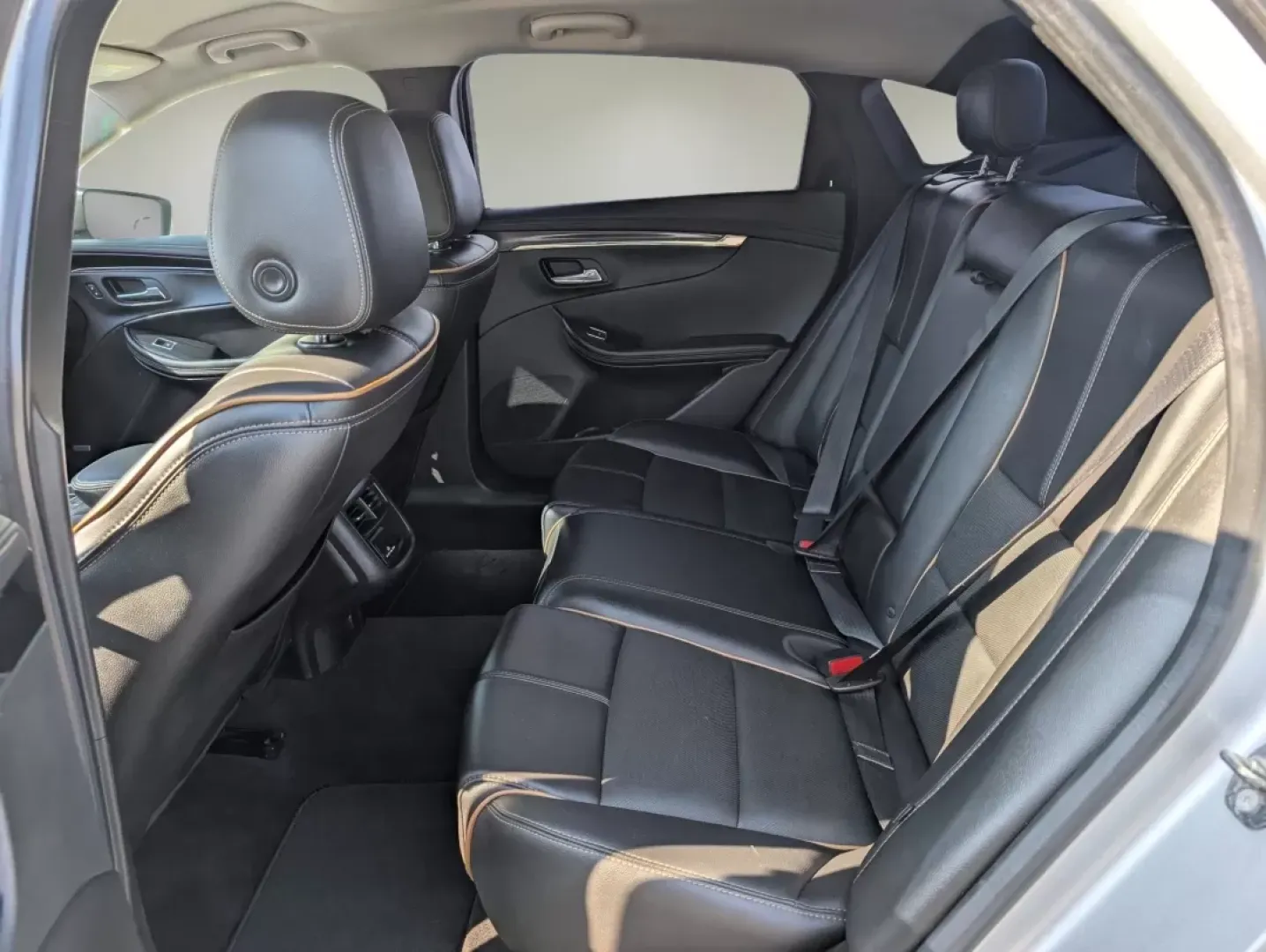 2018 /Jet Black Chevrolet Impala Premier (1G1125S39JU) with an Other engine, located at 521 Old Farm Lane Rd, Prattville, AL, 36066, (334) 325-1505, 32.482460, -86.416367 - Elevate your driving experience with the stunning 2018 Chevrolet Impala Premier, a vehicle perfectly suited for those who crave both comfort and performance. This sedan embodies sophistication and functionality, making it an ideal choice for commuters, growing families, or anyone looking for a relia - Photo#10